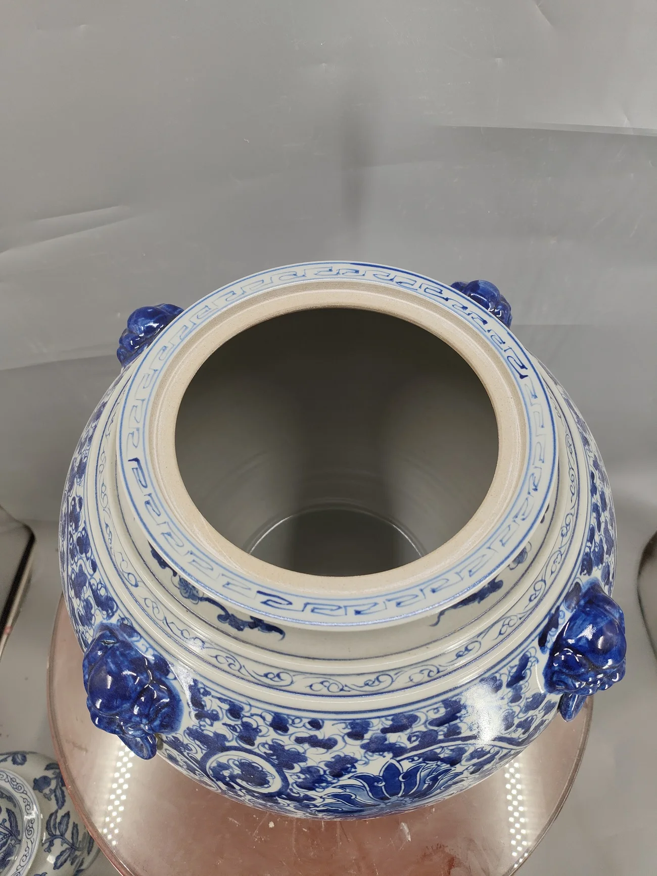 Blue and white jingdezhen antique chinese porcelain classic flower vase home decoration items for kitchen storage