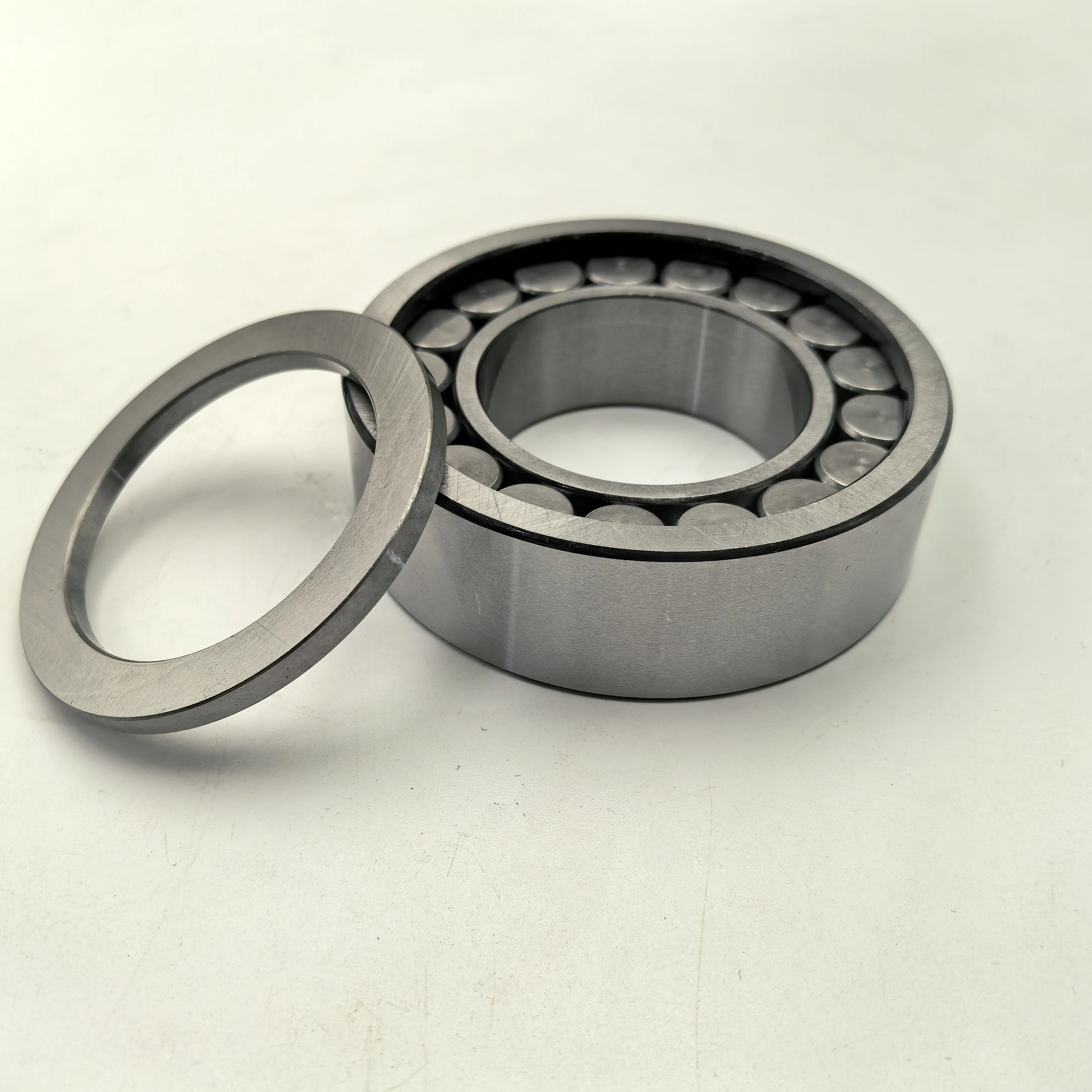 Wholesale China Factory High Quality Non-Standard Cylindrical Roller Automobile Bearing M35-2