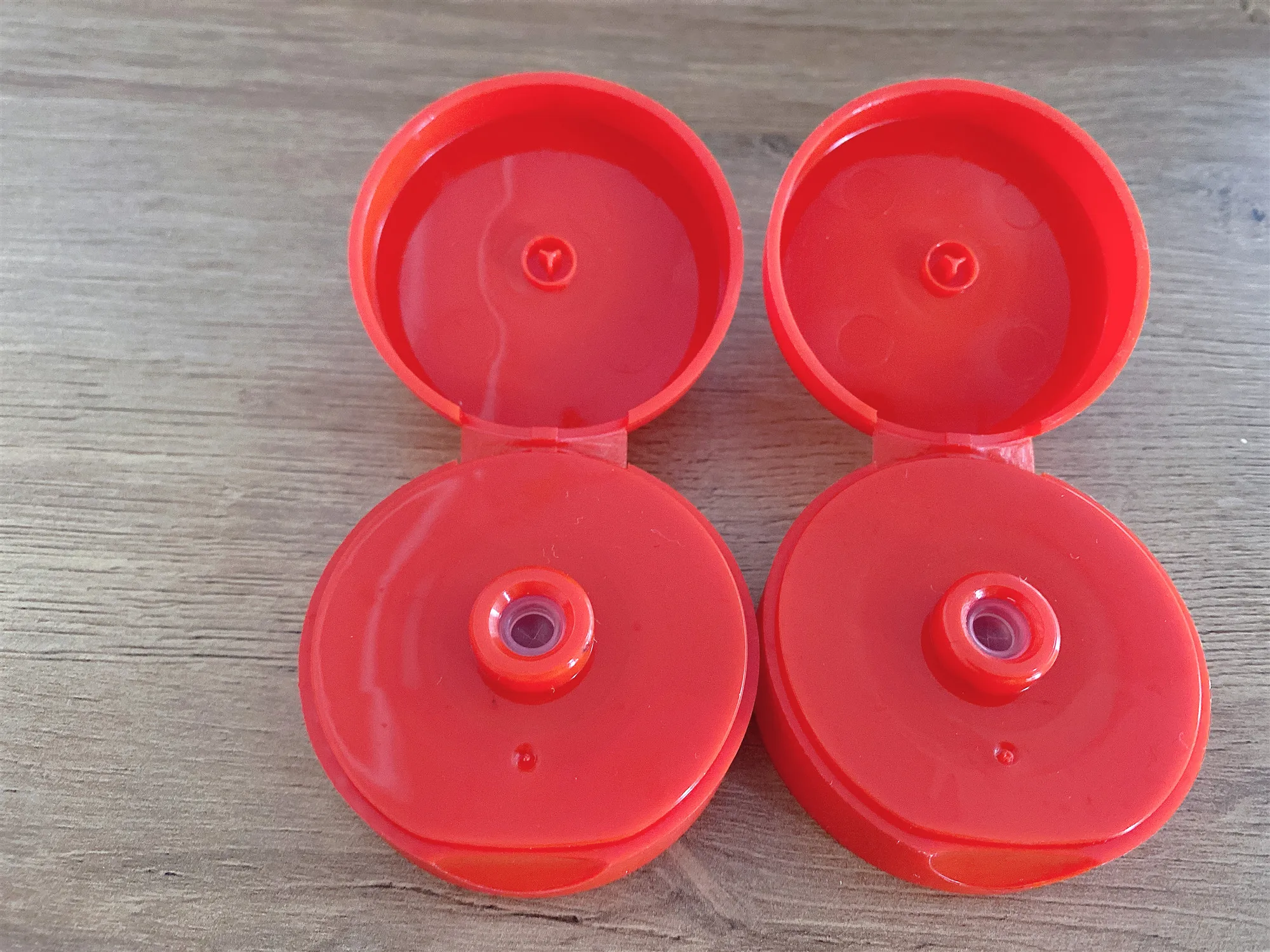 PP plastic bottle flip top cap for cosmetic cream skin care plastic tube flip top bottle cap