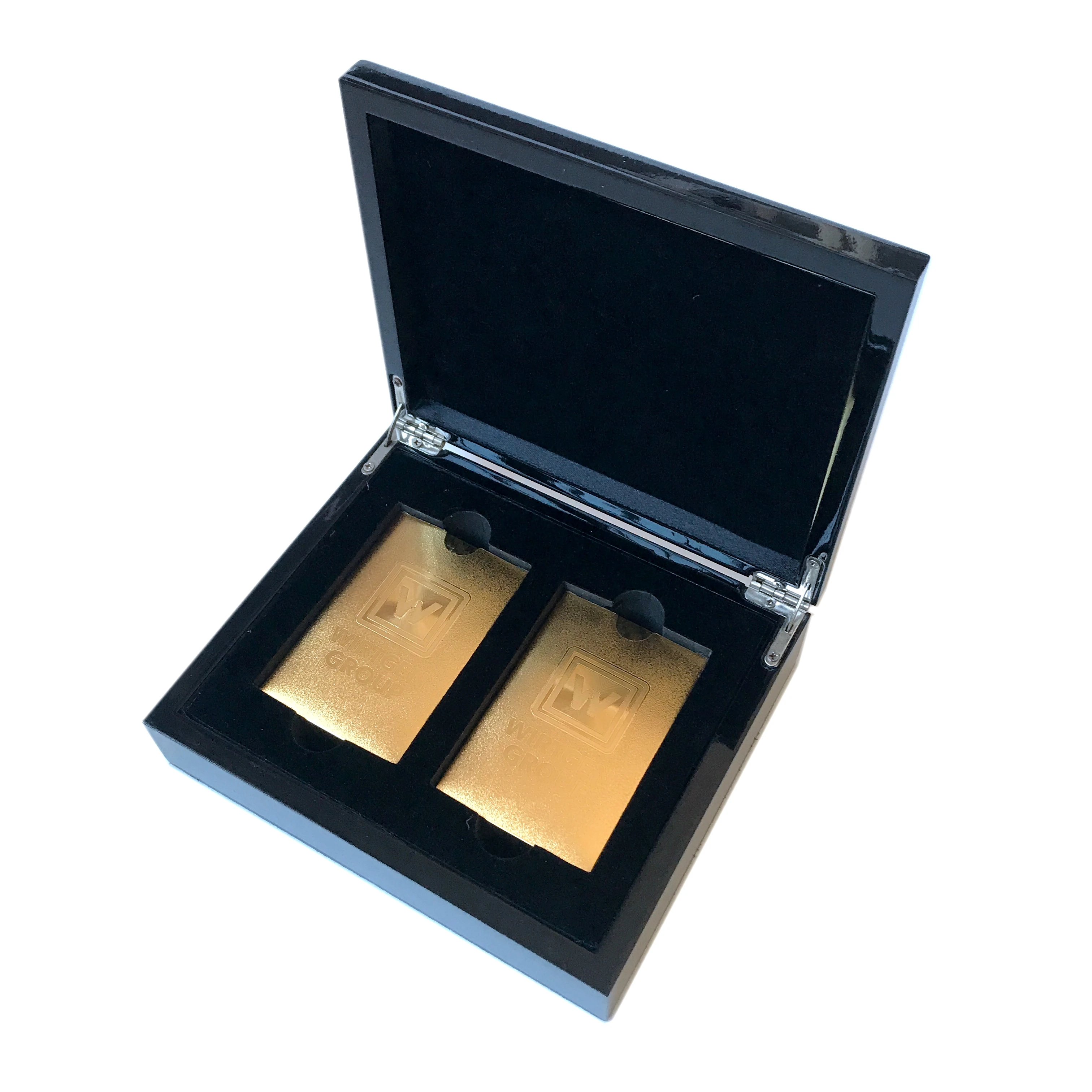 wholesale durable waterproof custom plastic gold foil playing cards with wooden box