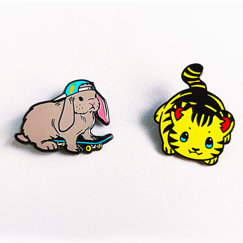 China Manufacture Promotional Custom Souvenir enamel lapel pins logo Hard Anime Badge Metal Lapel Pin Soft Enamel Pin