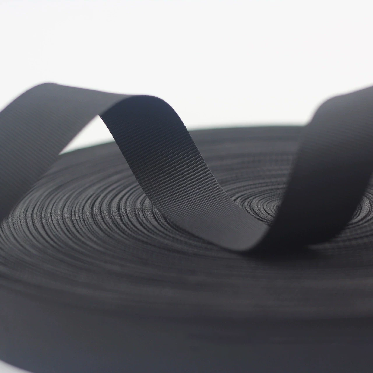 Hot selling 25mm polyester webbing plain webbing colored nylon webbing for bags and suitcases