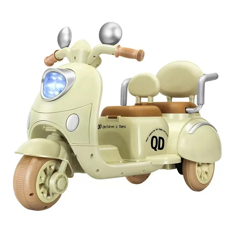 Детский игрушечный автомобиль