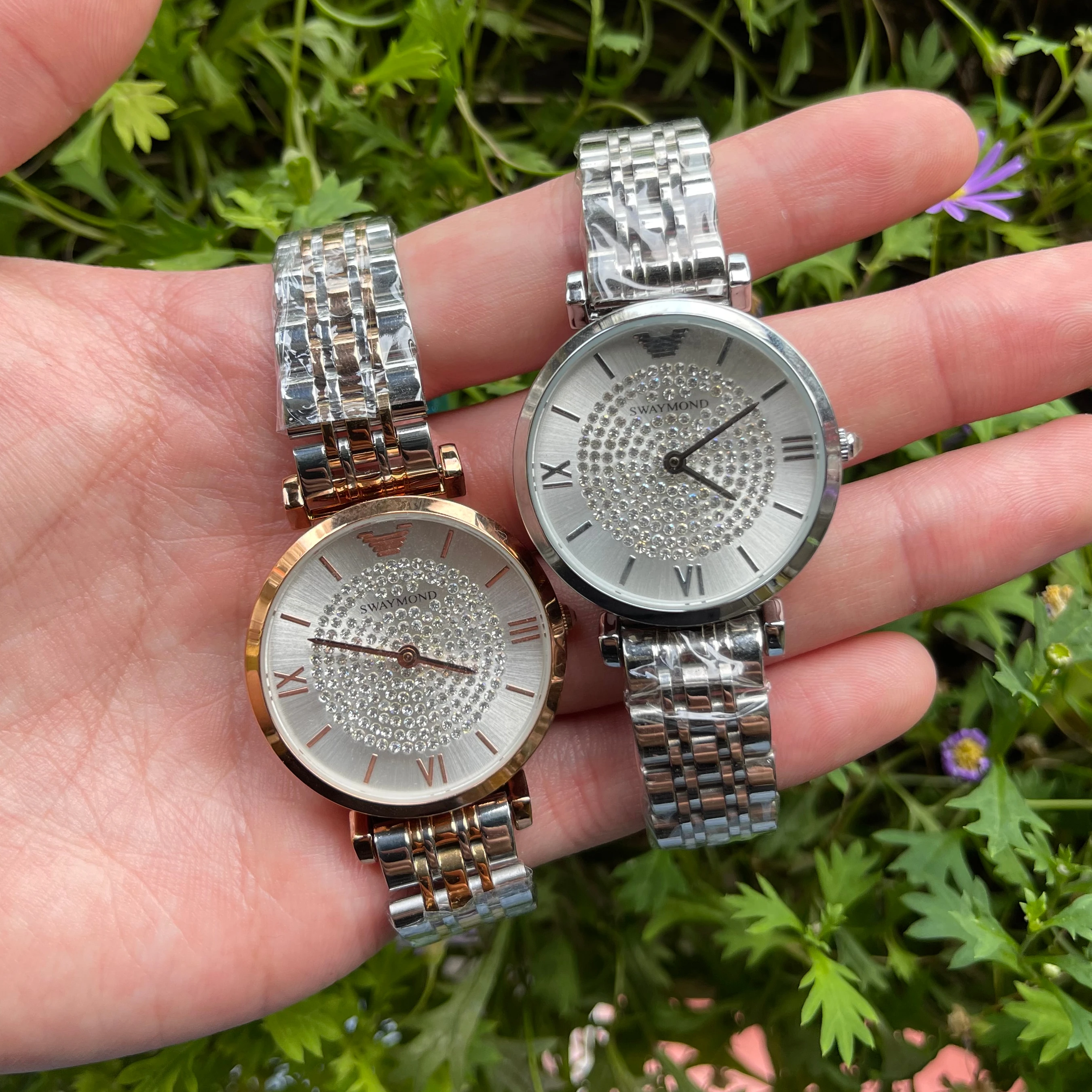 Ladies quartz watch with steel band Star dial imported movement 7T35 imported diamond dial 32mm