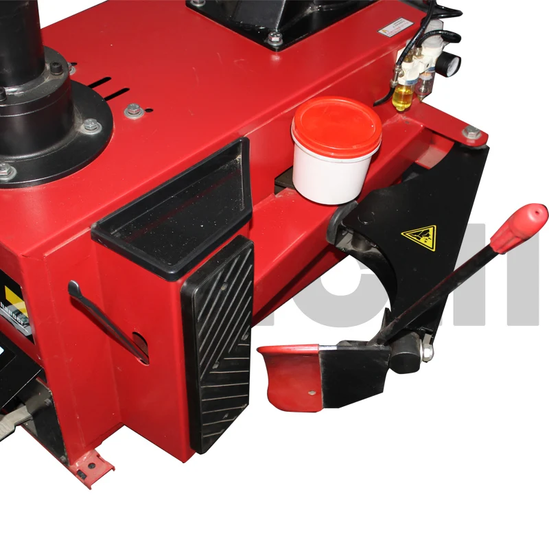 truck tire changer equipment and leverless tire changer
