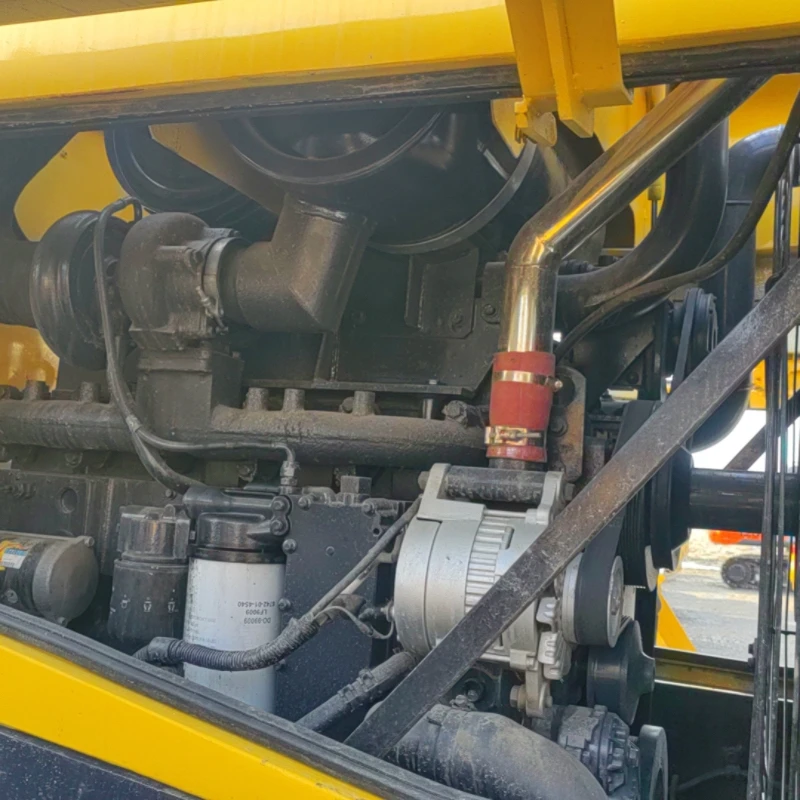 Максимизировать потенциал вашей фермы с Komatsu W380 сочетая характеристики насоса и долговечность коробки передач.