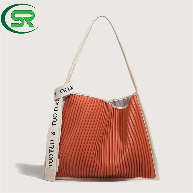 Explosions in Christmas, autumn and winter in 2021, the new bag adopts niche pleat design, and the handbag is flush and wild, wh