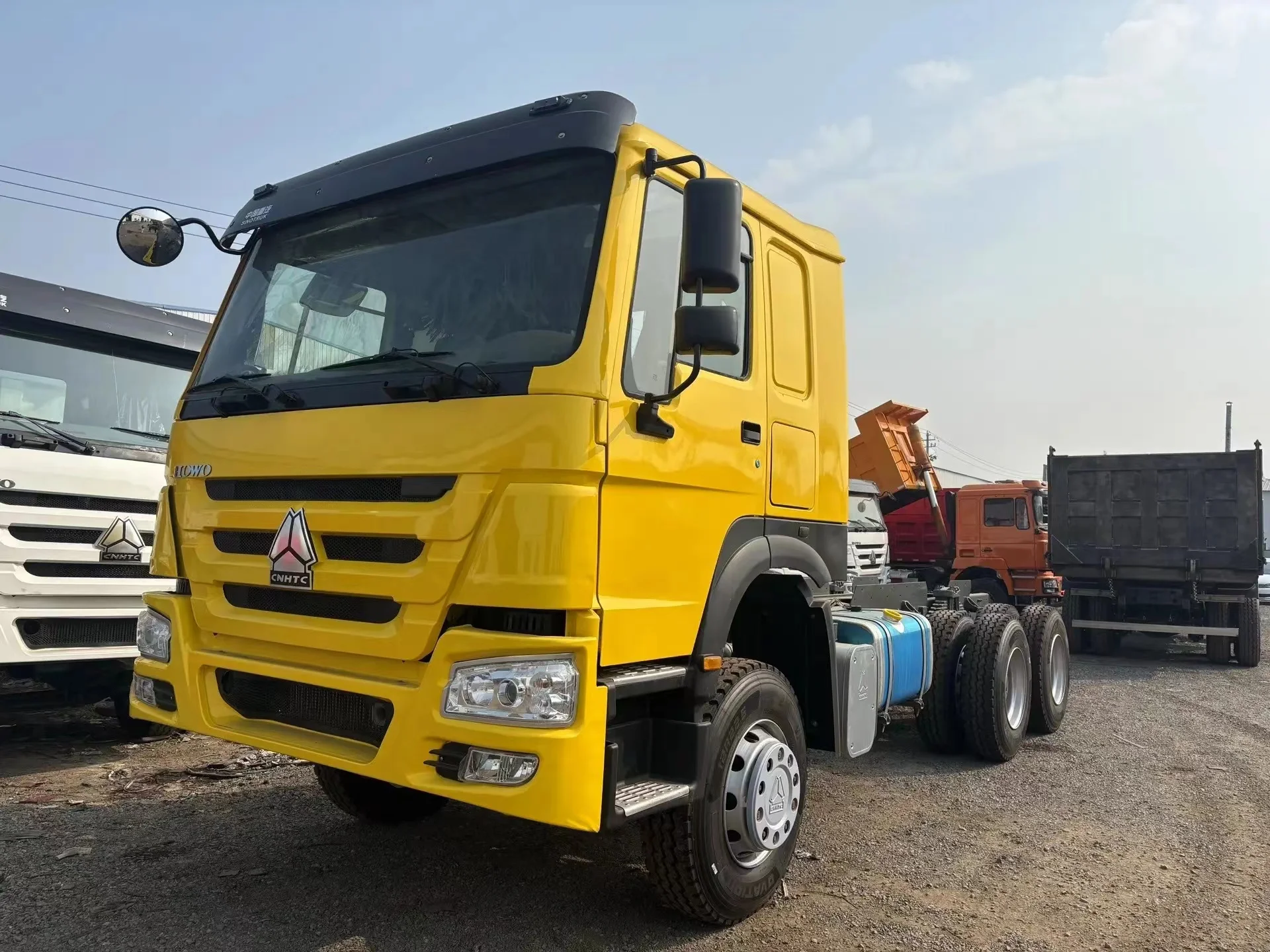 Howo Sinotruk A7 420 Trucks 6*6 CNG Used Tractor Heavy 8x4 Drive Wheel Right Steering Diesel Fuel