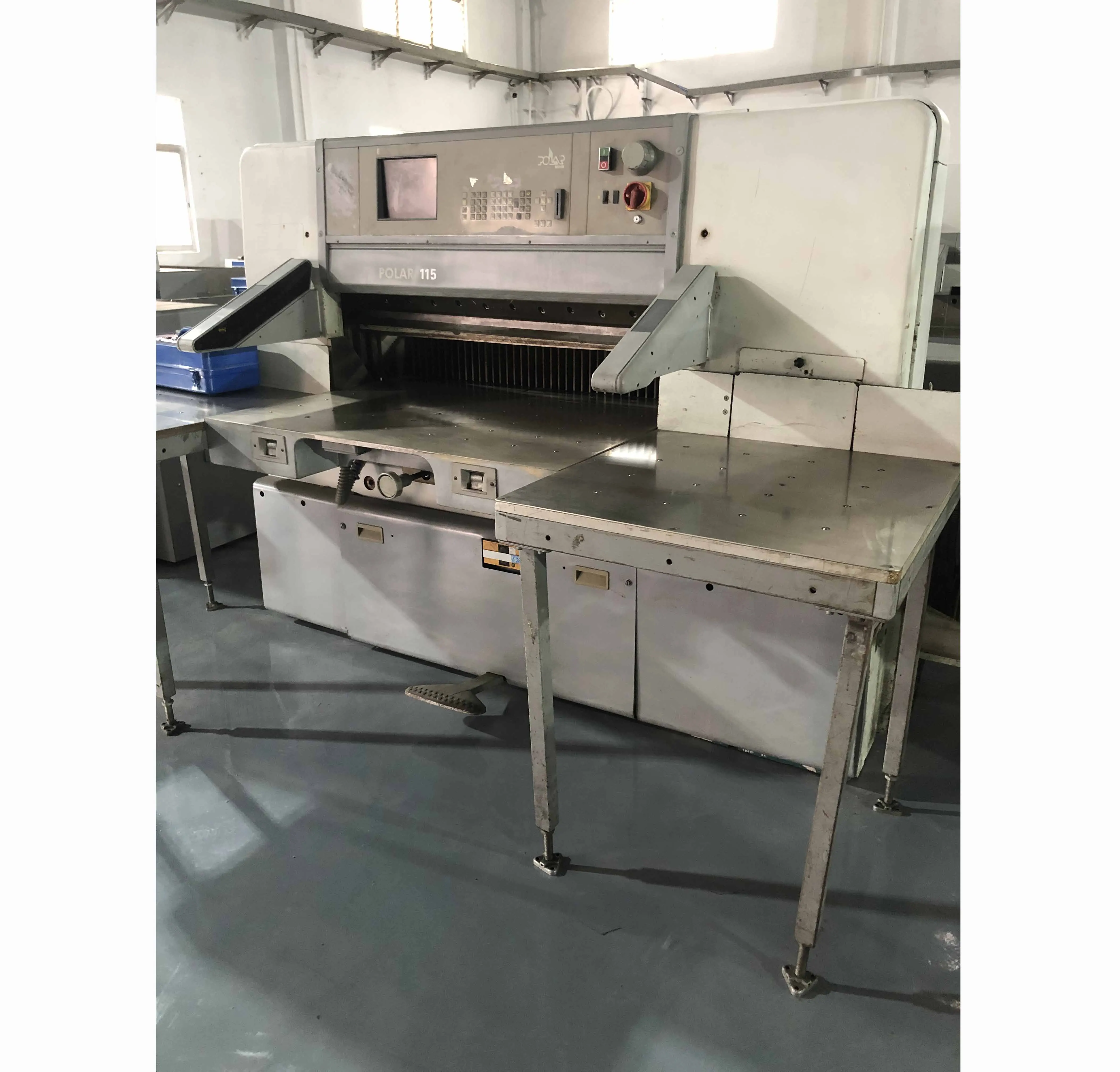 Factory Hydraulic Guillotine Paper Cutter/165mm Cutting Height Automatic Paper Cutting Machine Price