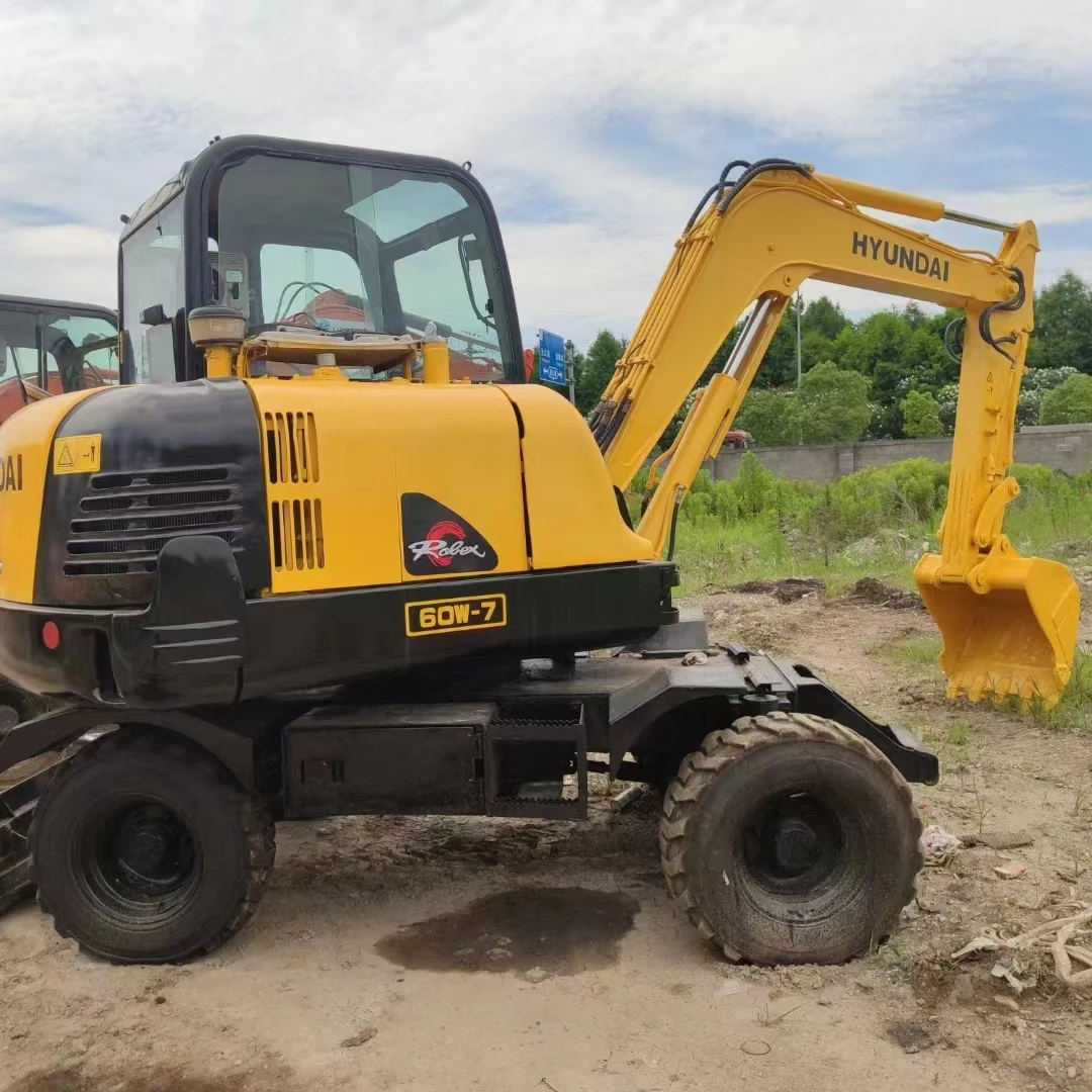 Used Doosan Machines DX55 DX60 DX210 Wheel Excavator For Sale