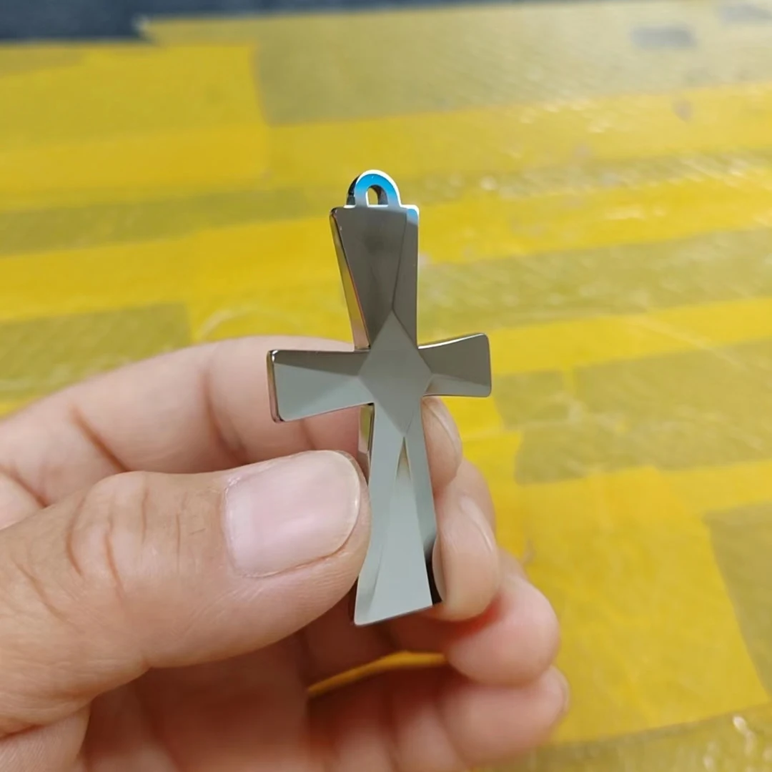 High Quality Korean Style No Tarnish Tungsten Steel Waterproof Cut Pattern Blank Cross Choker Pendant Necklace