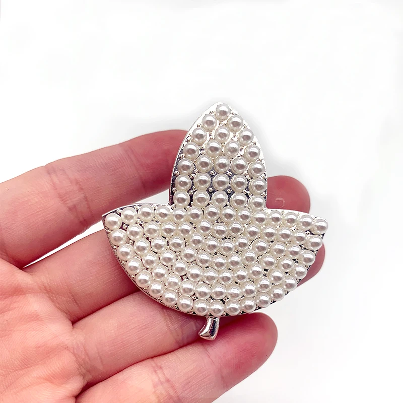 2023 Customize Different Style Pink and Green Sorority Pearl Leaf Brooch for Greek Sorority Product