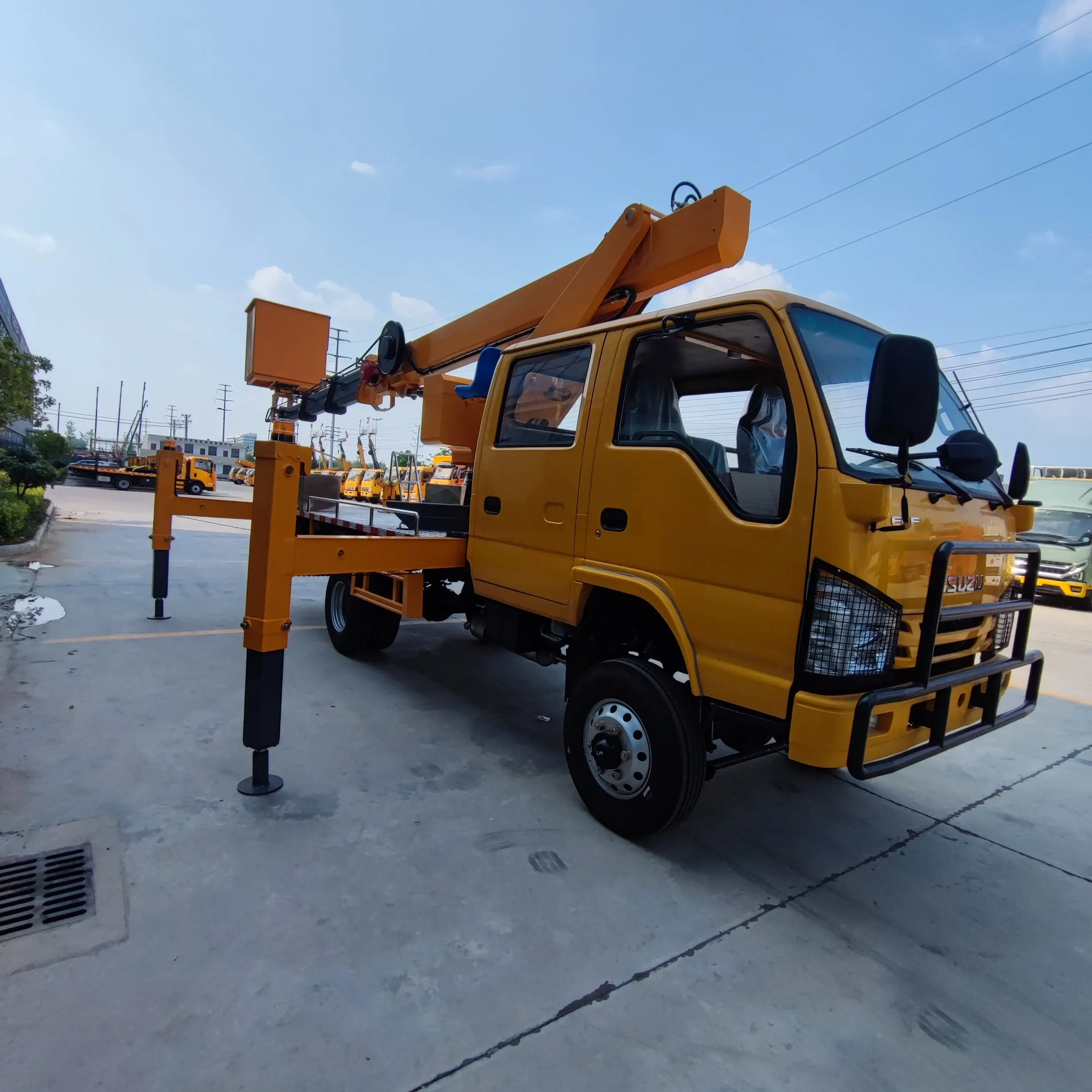 ISUZ 4*4 All Terrain Aerial Operation Vehicle 21M Insulated Bucket Aerial Work Platform Truck Double Row Cab Aerial Work Vehicle