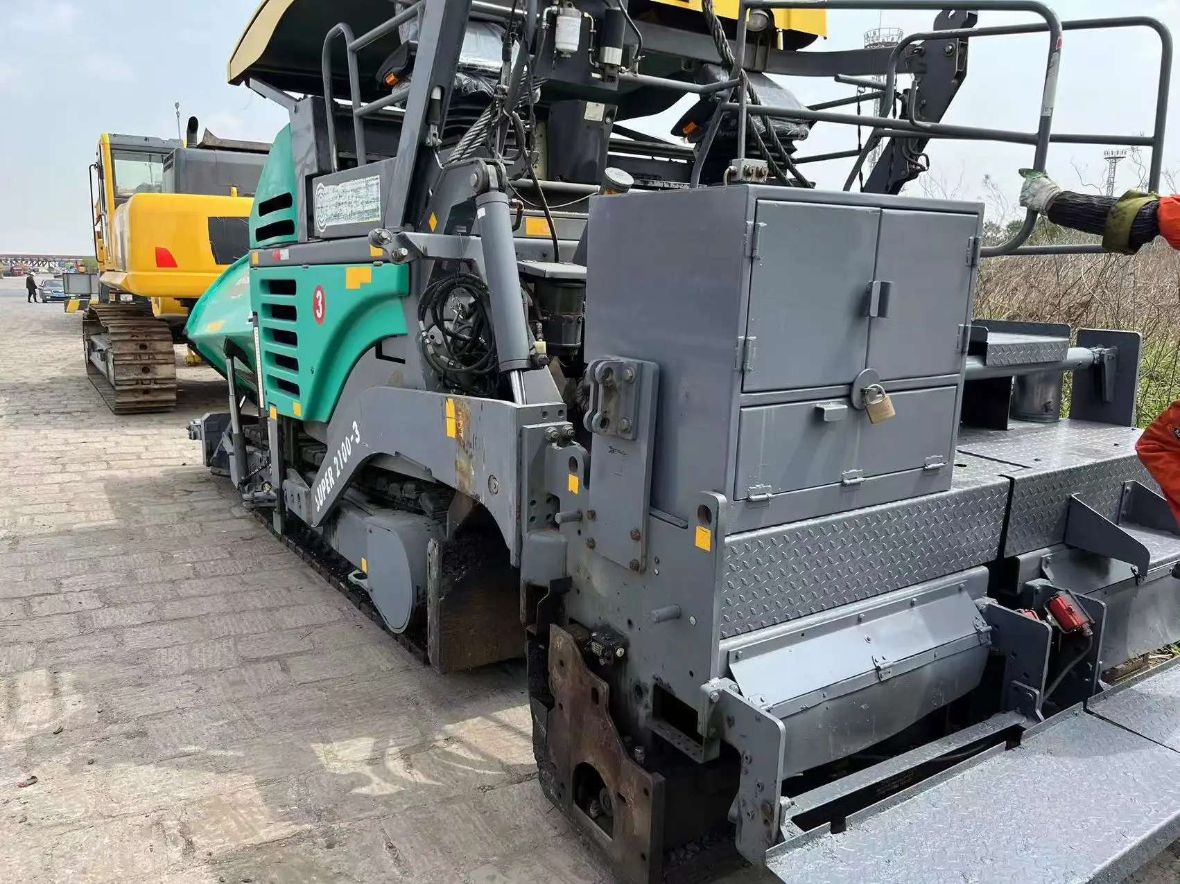 Used 2022 Year 1880-3 Base Construction Machinery Equipment Asphalt Paver Concrete Pump Spare Parts Top Brand Pakistan Provided