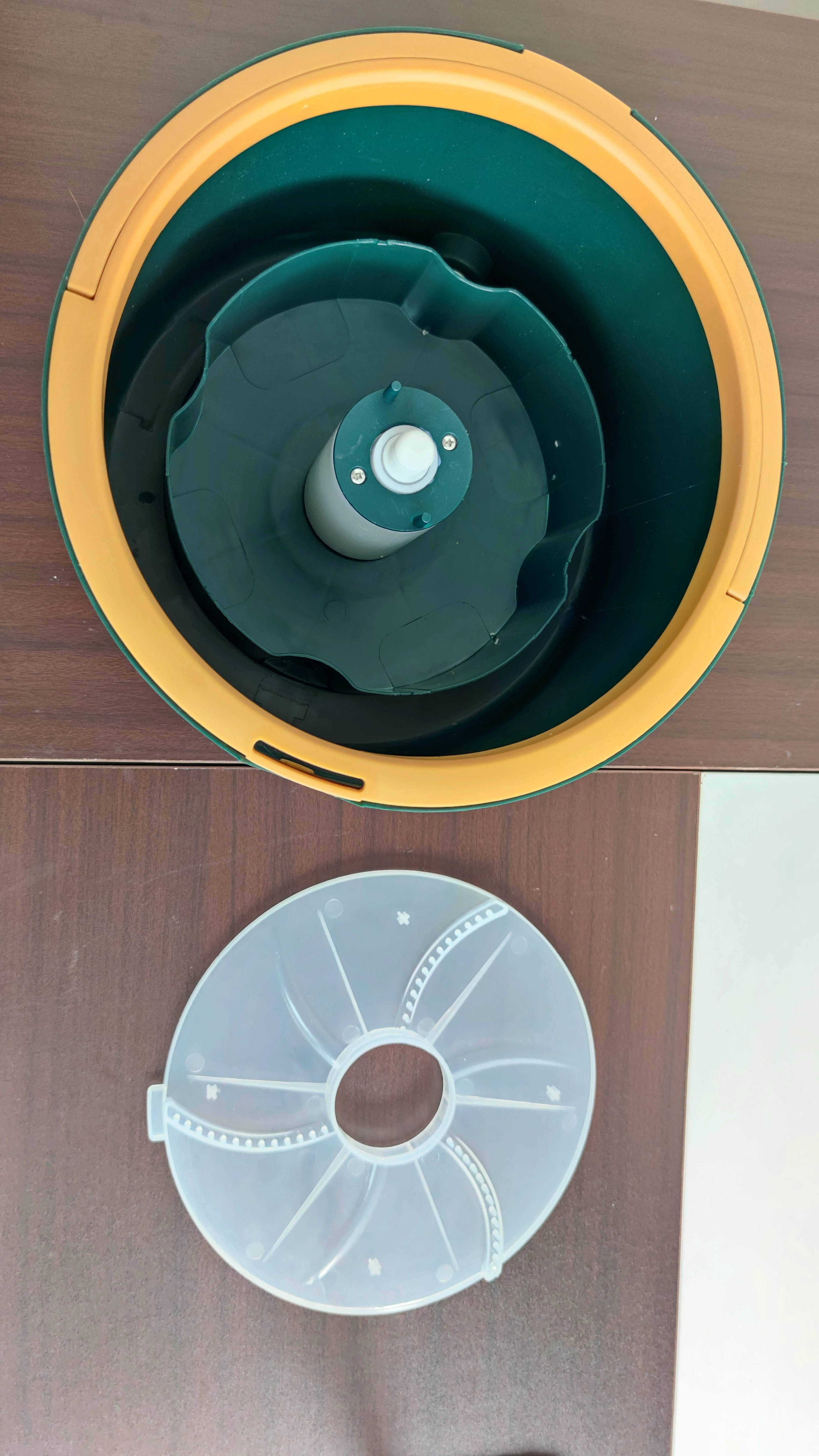 BENHENG clean dirty separation 360 degree rotating square spining mop with handsfree telescopic handle bucket