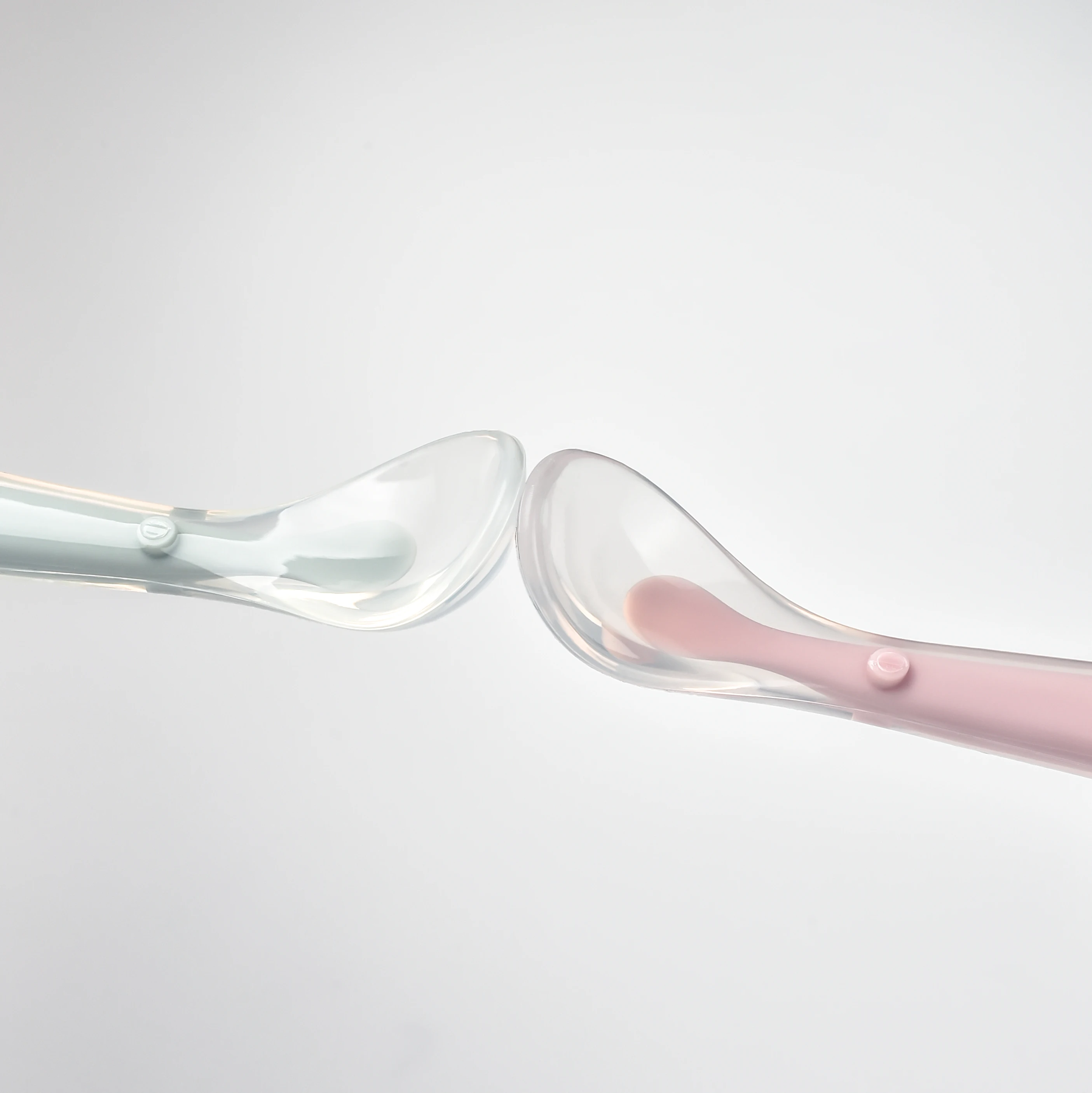 Non-toxic Competitive Price Soft Baby Spoon With Transparent Liquid Silicone Eating Spoon