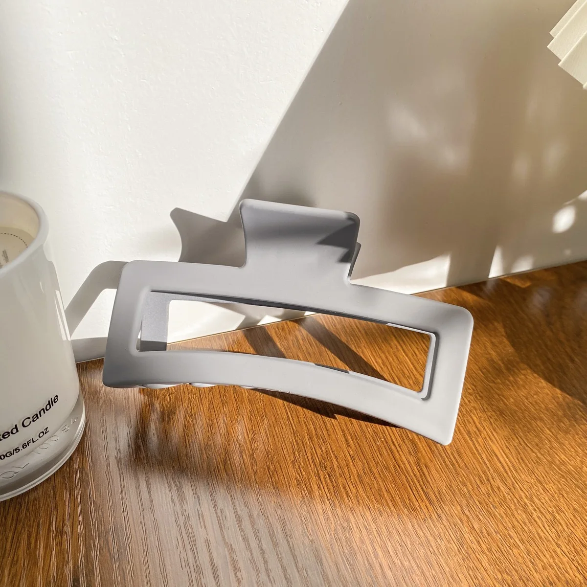 2023 wholesale large hair claw clips new fashion geometric jumbo claw clip manufacturers