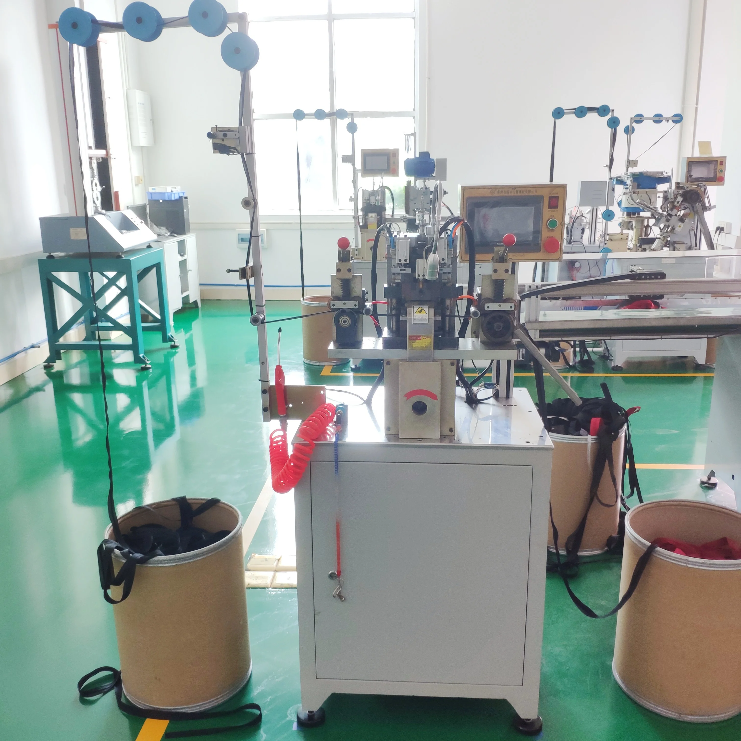 Factory Price Full Automatic Nylon Zipper CNC Gapping And Stripping Machine