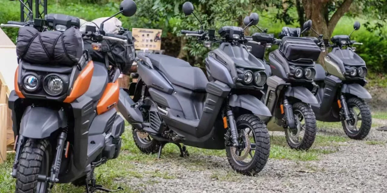 2 Seats New Designed Tank Shape 80cc 125cc 150cc Sports Motorbike Fast Motorbike Engine Model