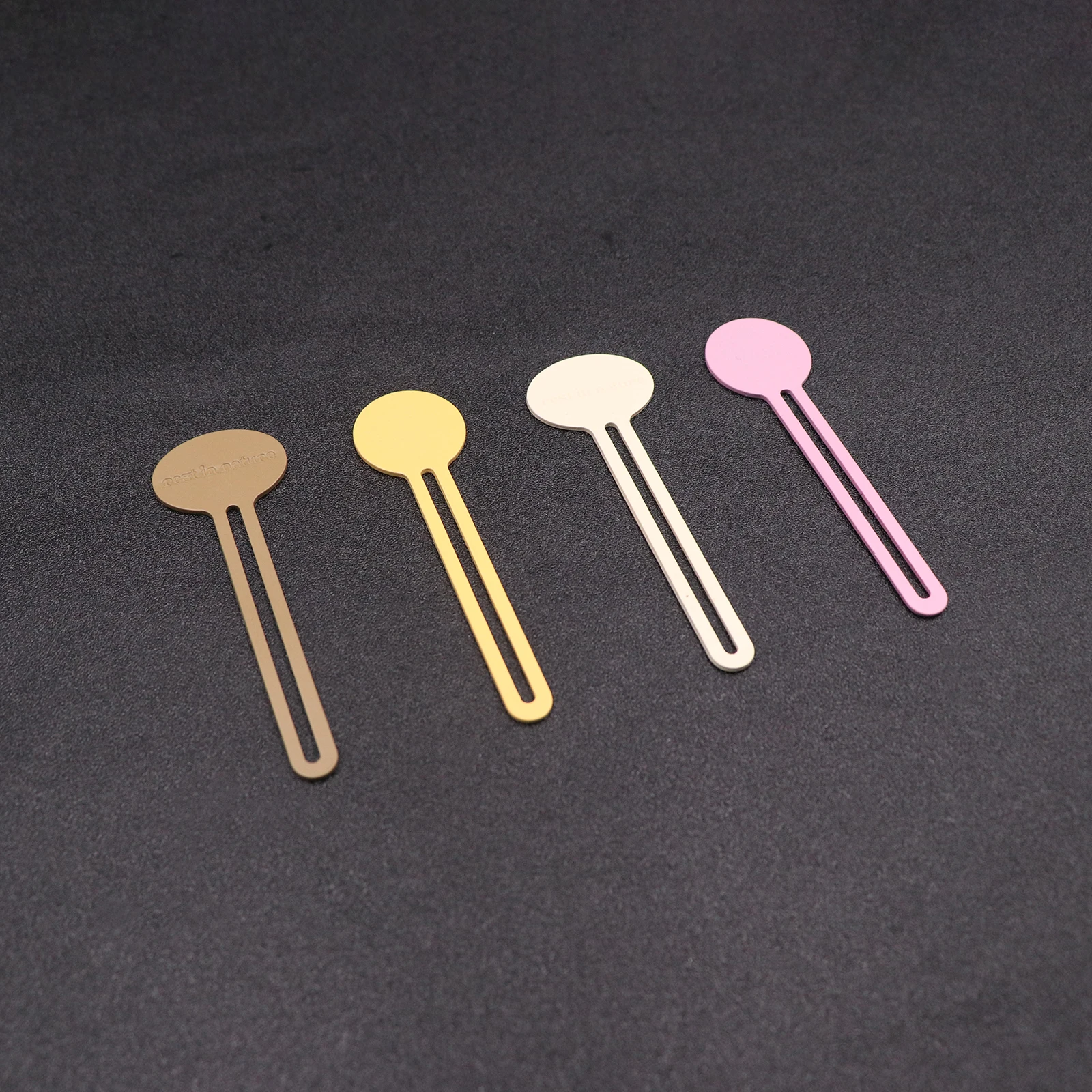 Metal Toothpaste Squeezer Tube Key Bathroom Hello kitty shape Cosmetic Paint Squeezer Washroom Creams Lotion Tube Wringer