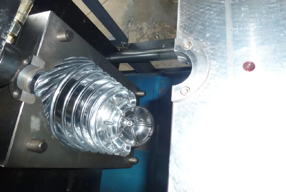 Semi automatic bottle blowing machine