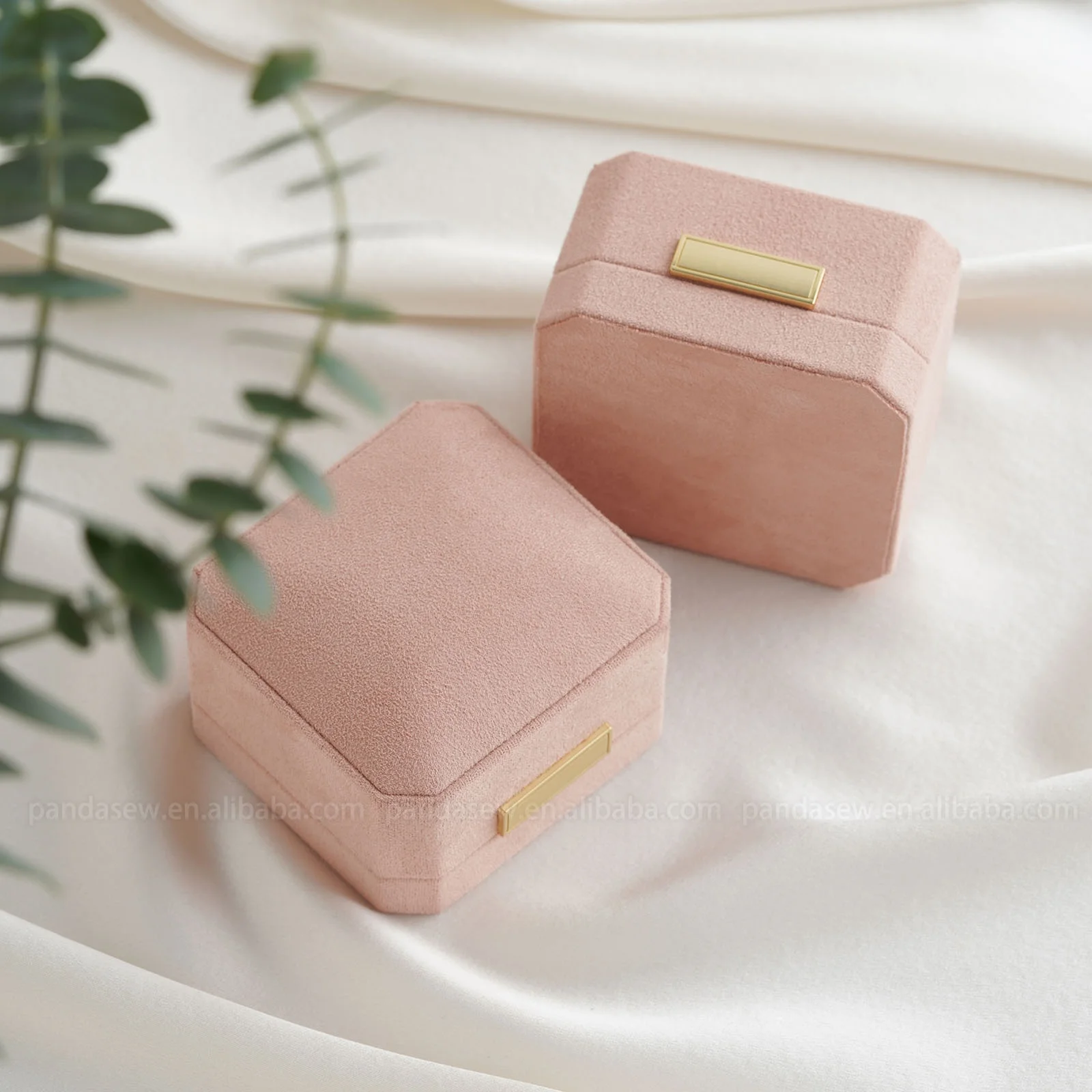 PandaSew Custom Logo Luxury Small Pink Soft Flannel Jewelry Box Gift Packaging Case Velvet Necklace Ring Boxes