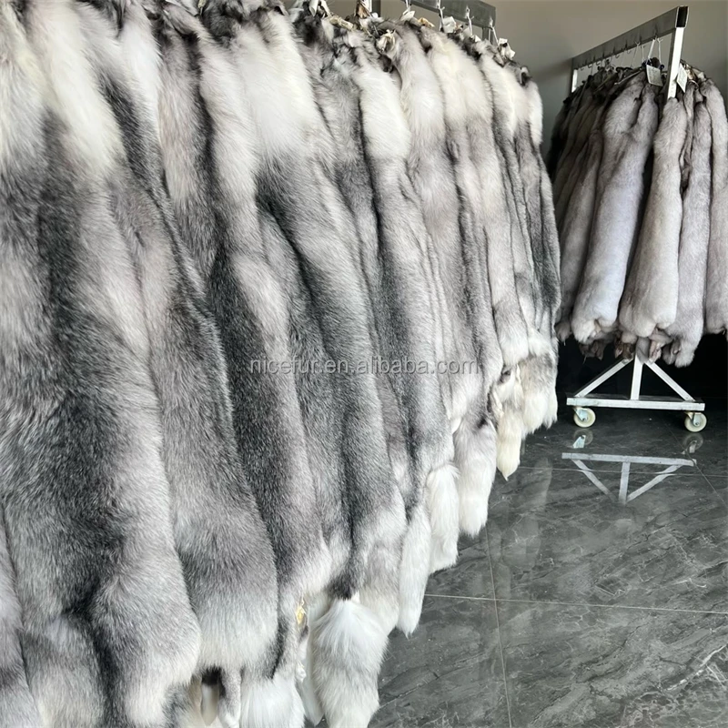 Finland Natural Cross Pattern Color Fox Fur Pelt Skin