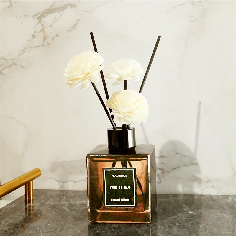 Home Fragrance Private Label Luxury Glass Bottle Essential Oil Aroma Reed Diffuser With Rattan Sticks