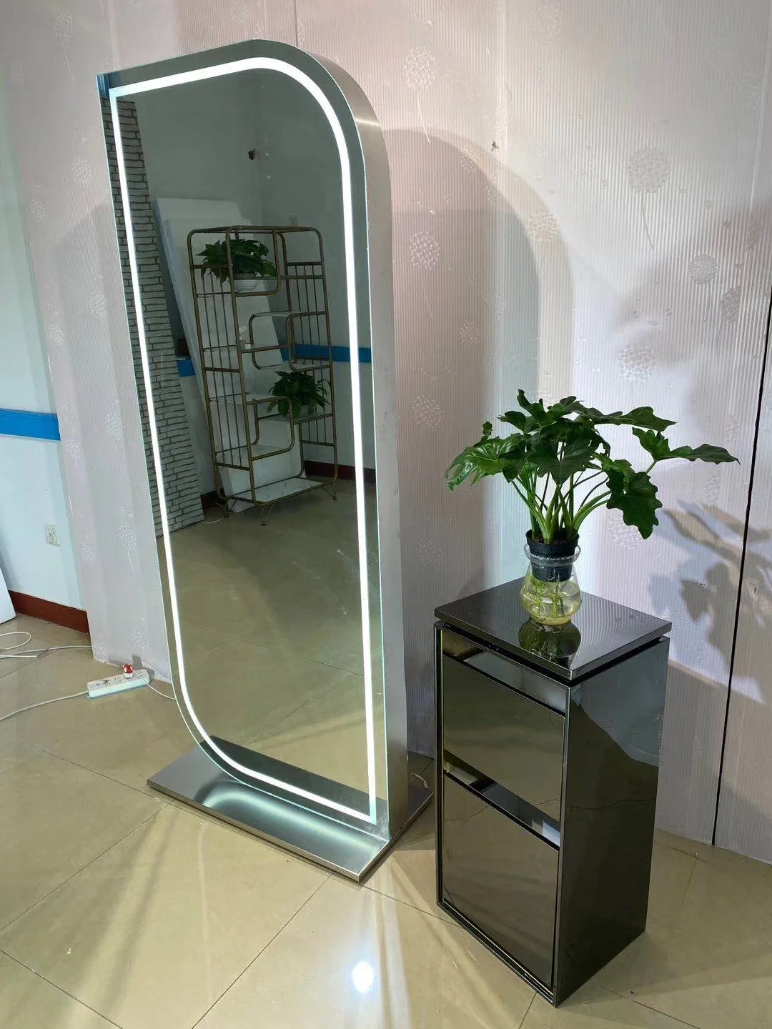 Desktop Beauty Led Light Illuminated Haircut Salon Mirror For Barber Shop