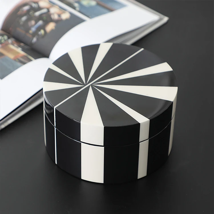 China Factory Geometric Piano Lacquer Wooden Design Black White Round Polished Gift Box For Jewelry Storage