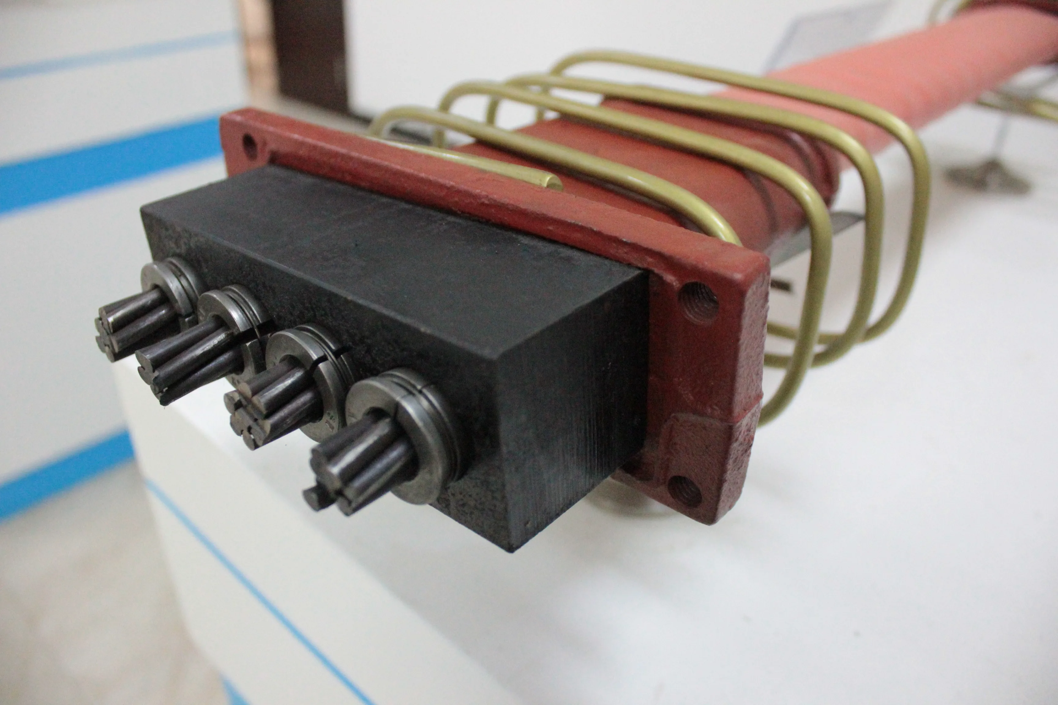 Factory Directly Sale Prestressed Steel Anchorage For Post Tensioning  Wedges For Prestressed Concrete Strand