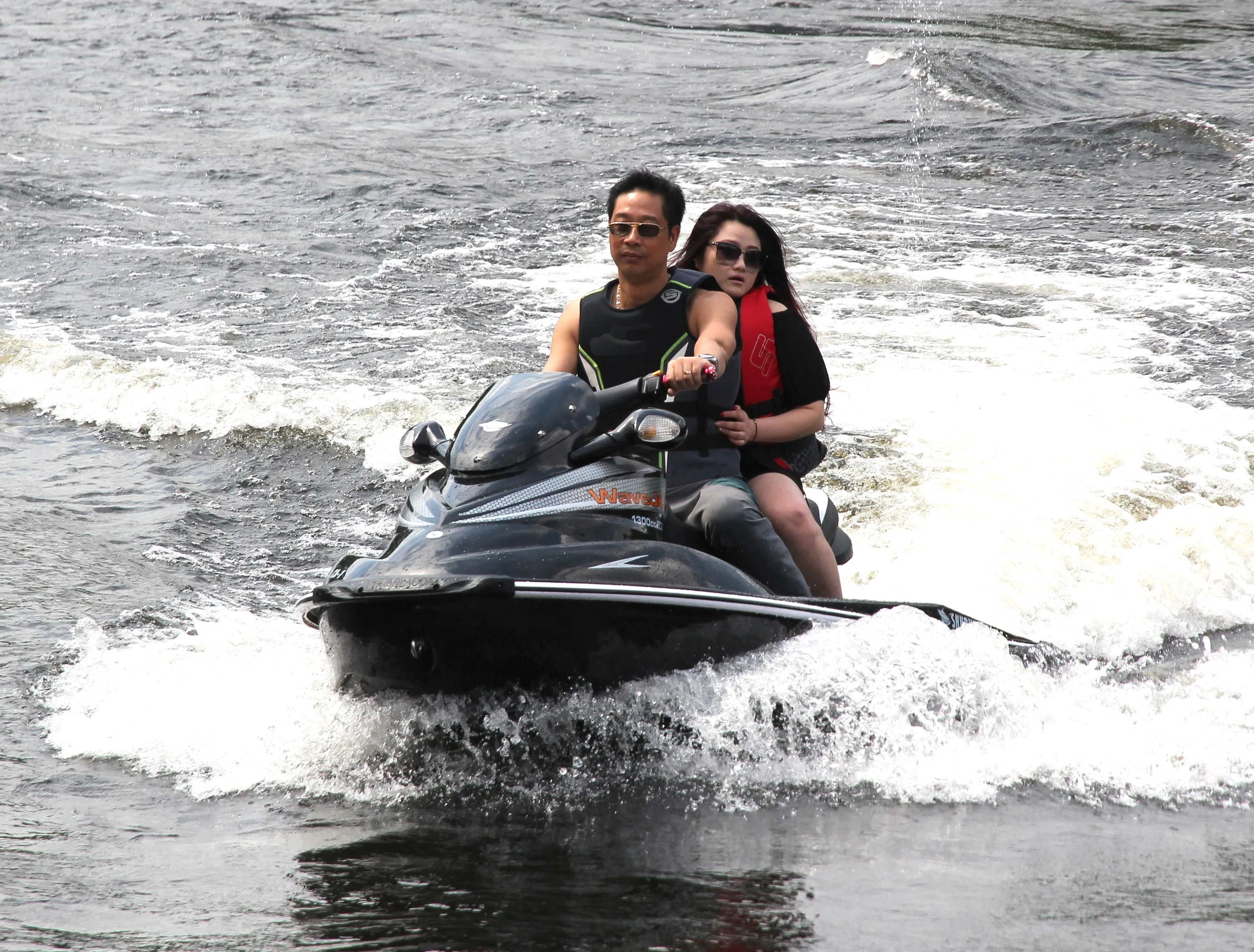 Four-stroke sailor Kawasaki of the new motorboat is similar to the Chinese motorboat private sailor motorbike jetski sea doo sea