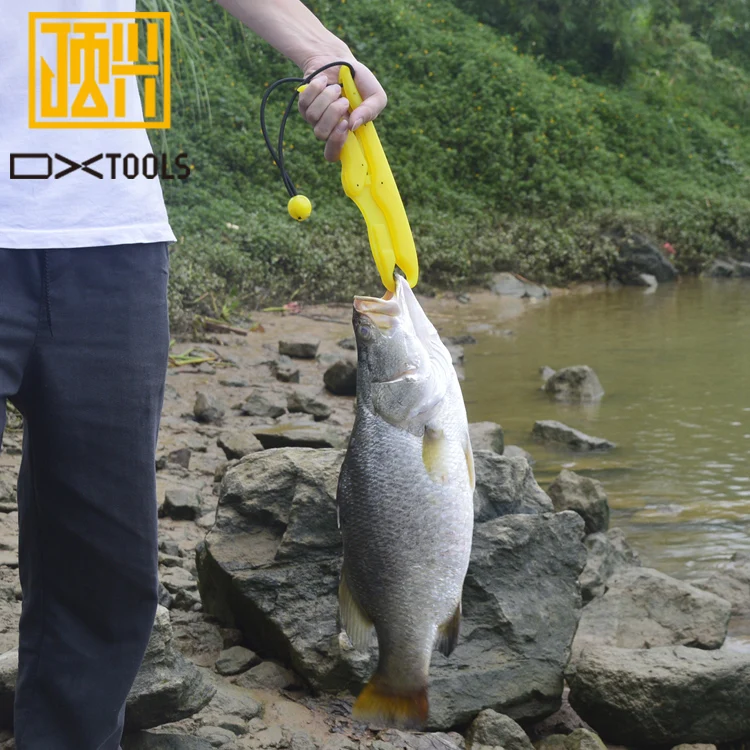 Factory price light weight pp plastic lip grip floating on water carp fishing tackle Outdoors Luminous Fishing Grabber