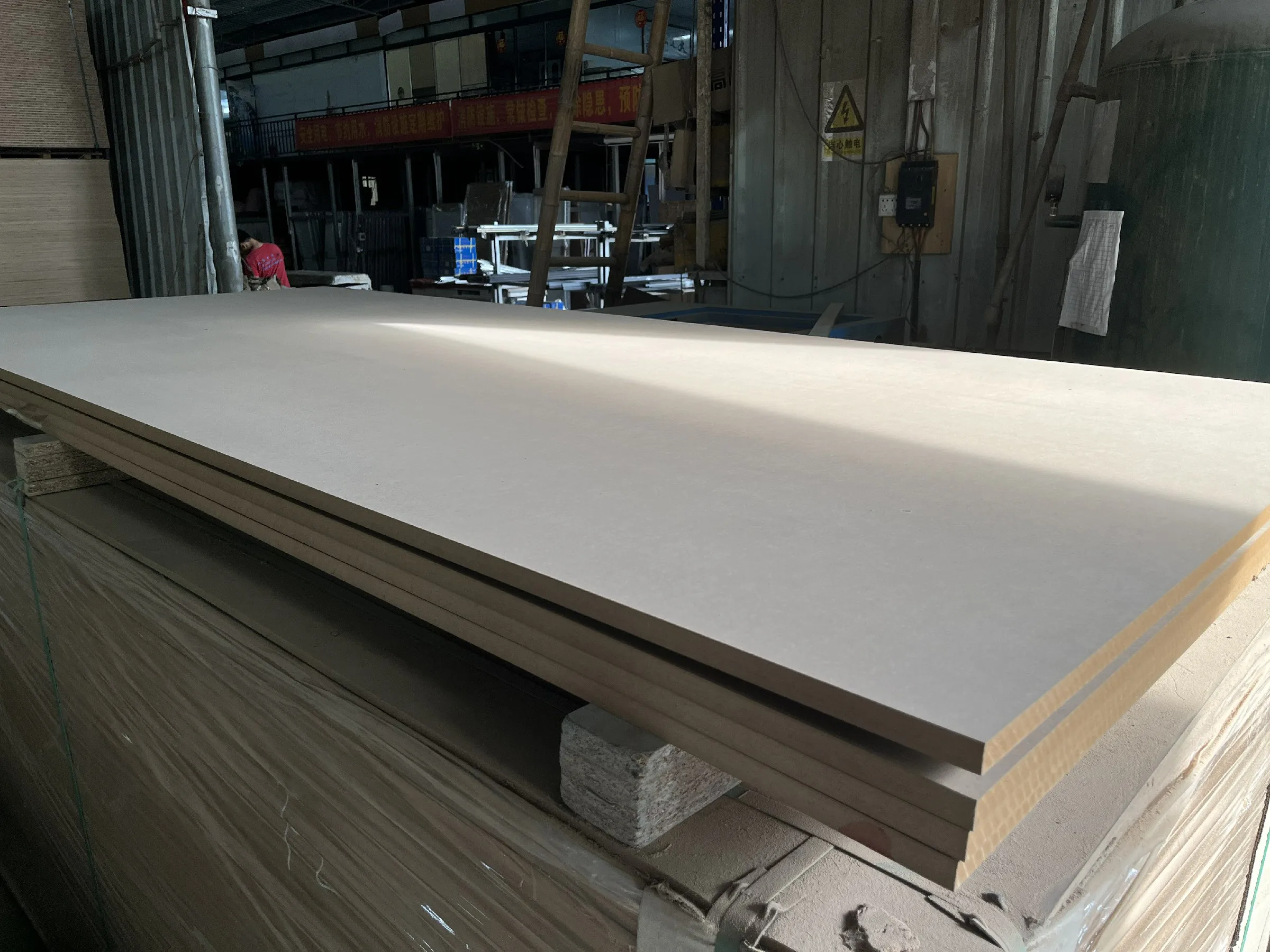 Customized 18mm HDF Board Glossy Hardboard Sublimation Glue Moisture-Proof Modern Design MDF Bedroom MDF