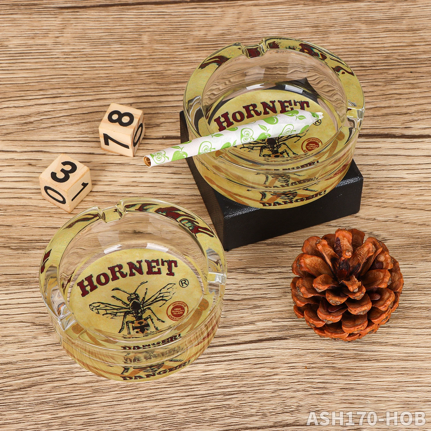 Wholesale Classic Hornet Glass Ashtray Cigarette Ashtray Supports Customized 85mm Round Shaped Ashtray