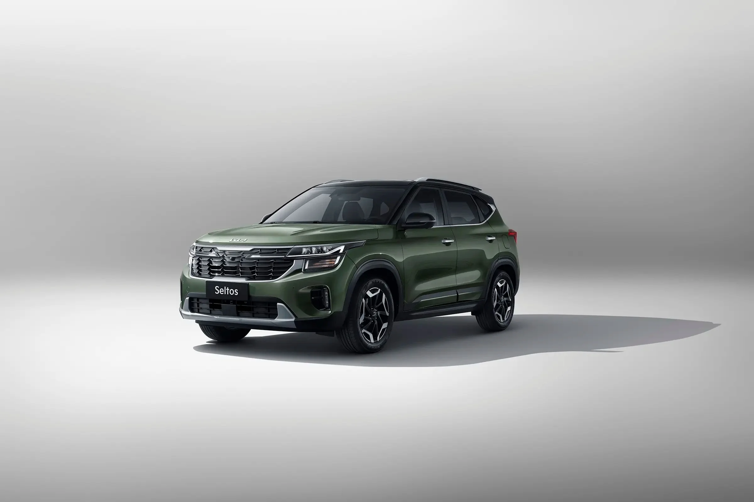 Kia Seltos 2023 Cheap Chinese Car Gasoline Car Automatic 2WD LHD Kia SUV Petrol New Cars