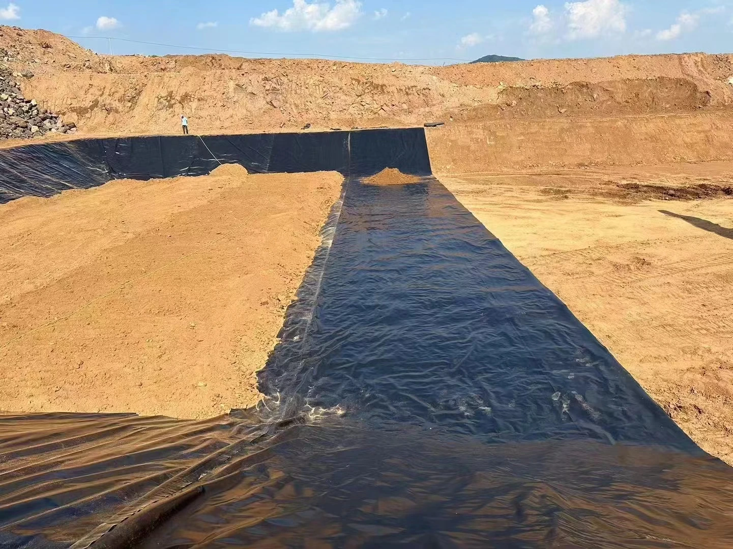 Заводская Цена hdpe геомембранный вкладыш резервуар 0 5 мм плотина лайнер для рыбного пруда 45 mil