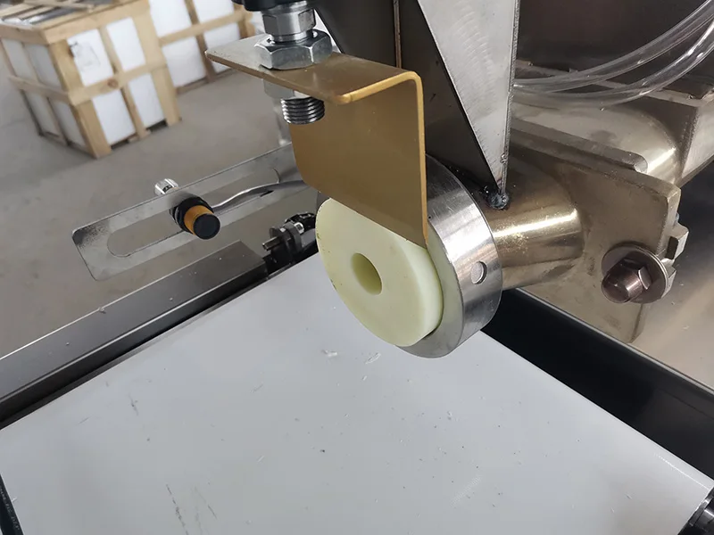 Coconut Bliss Ball Dough Pizza Ball Roller Forming Labneh Almond Paste Hard Energy Balls Rounding Machine