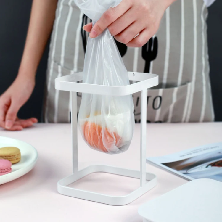 Household mini desktop trash can kitchen living room dressing table creative wrought iron small trash can with lid