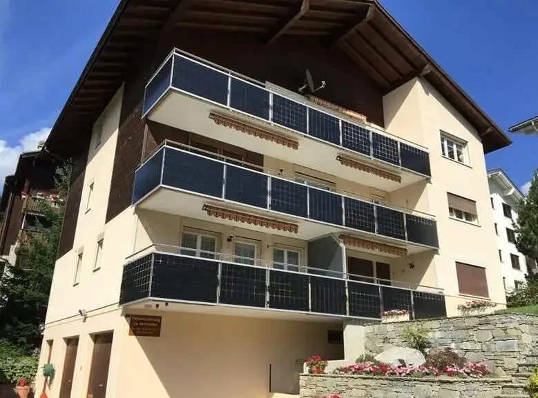 EU Warehouse Plug And Play Balcony Solar System 600W 800W On Grid Solar Panel Balcony Power Plants Germany Balkonkraftwerk Kit