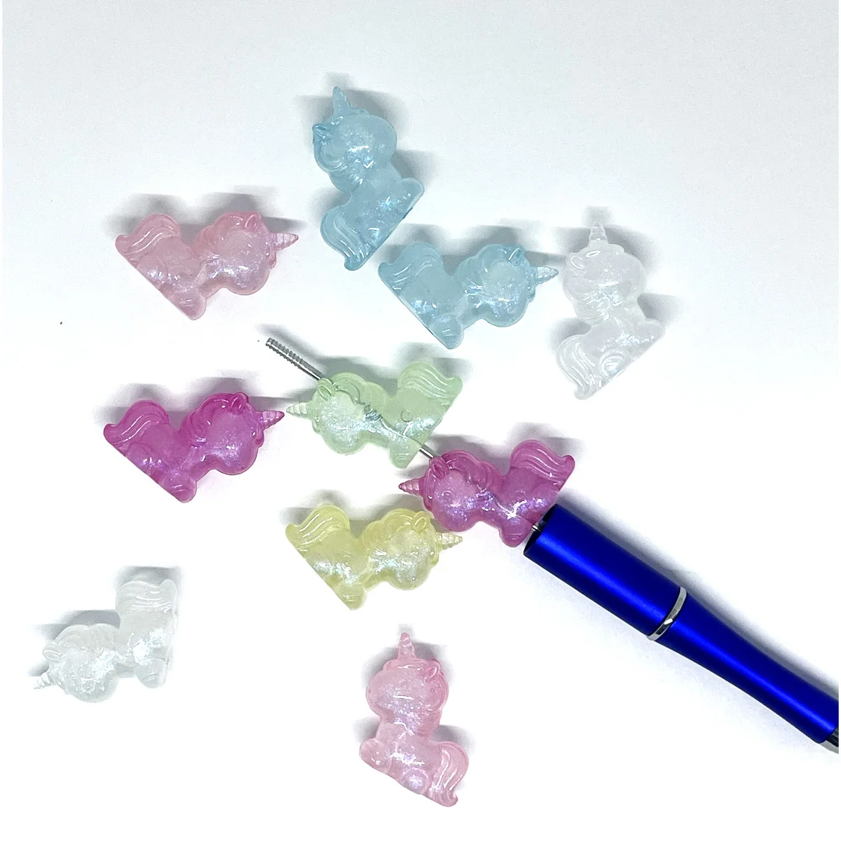 180pcs/bag Cute Pony Unicorn Shape Acrylic Perforated Beads Multi-Colored Bag Pendant Mobile Phone Chain Accessories Jewelry