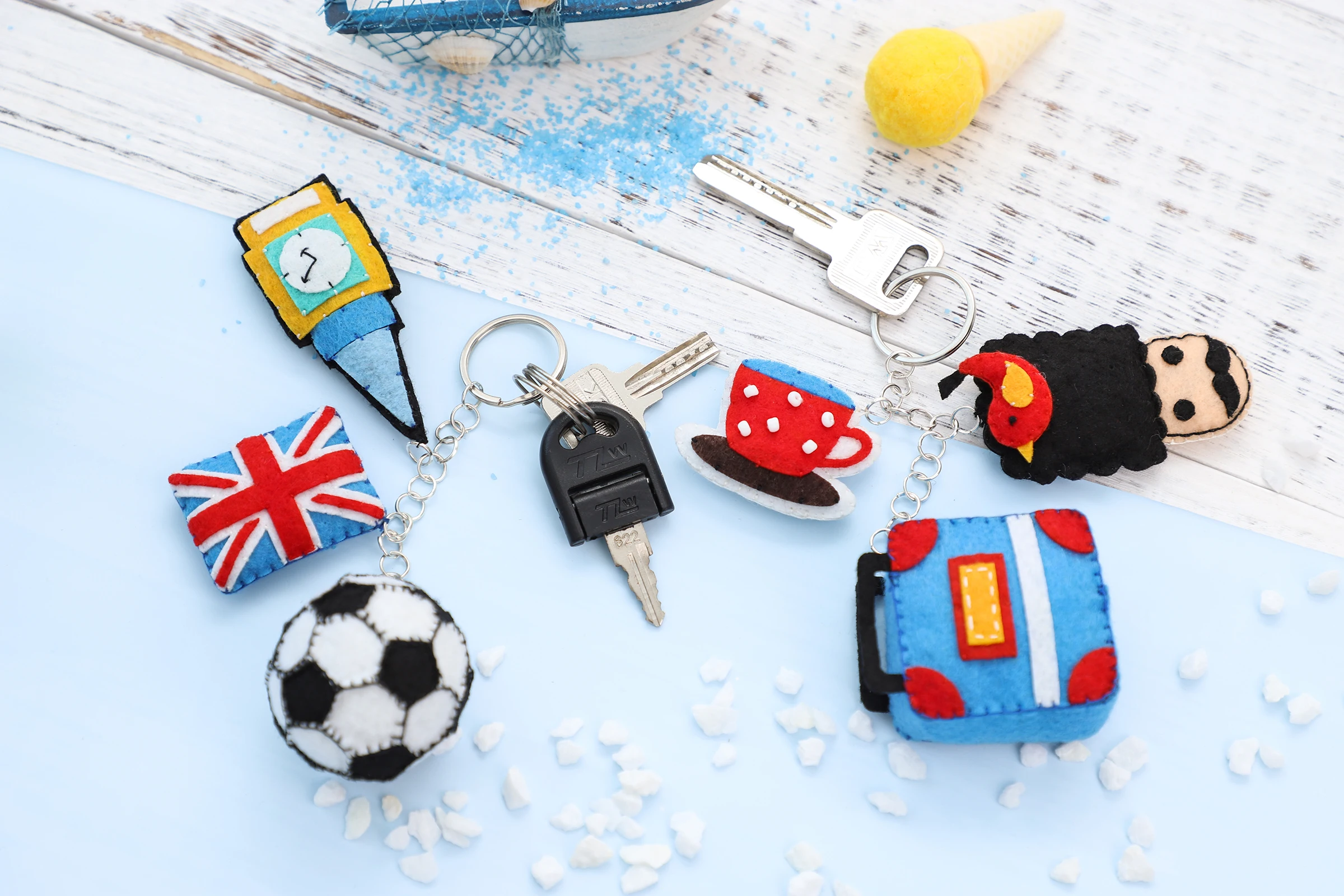 Dropshipping Non Woven Diy Sport Couples Fashion Keychains Pendant Luxury Keychain Toys