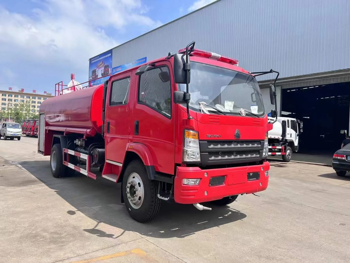 Sinotruk Howo  4x2 1000L Simple Water Tank Fire Fighting Truck 10 Tons Fire Fighting Truck