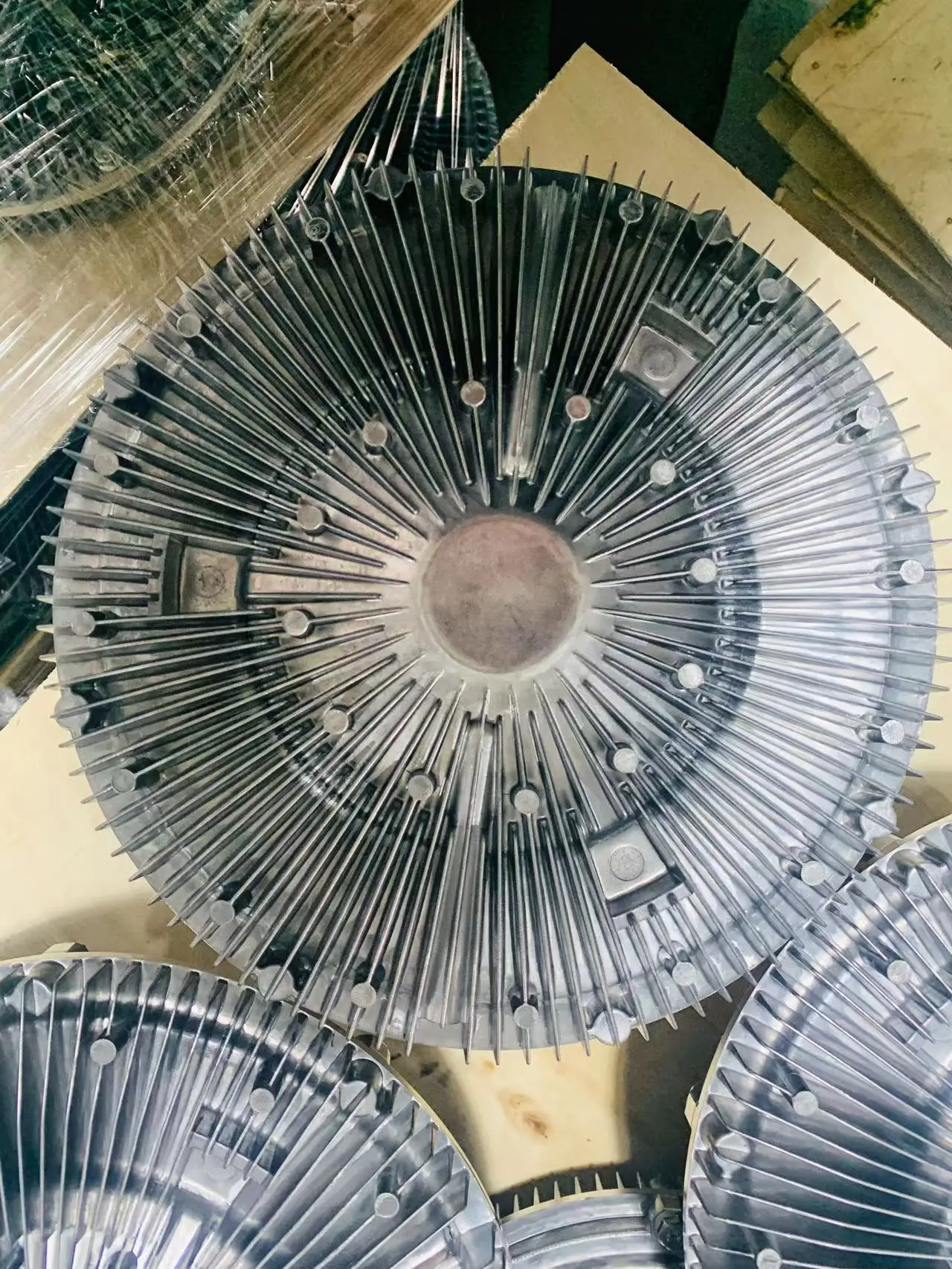 silicon oil clutch fan assembly for foton Auman H410000000146 Electronically controlled