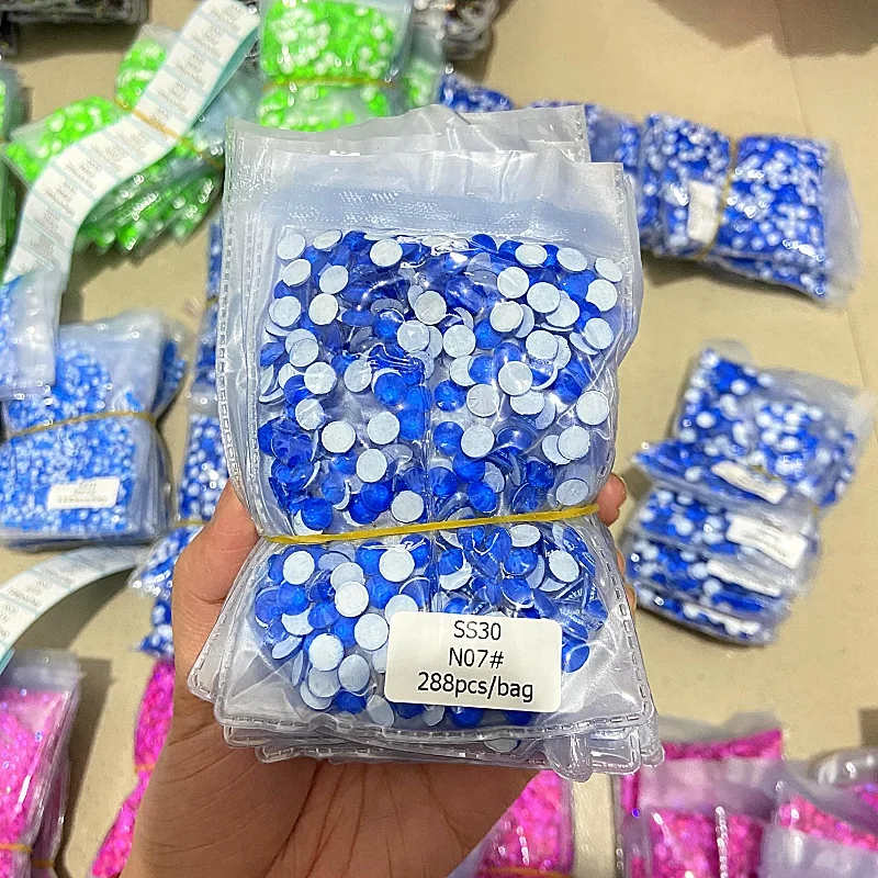 Factory Wholesale Rhinestone Neon Pink Glass Rhinestones For Nail Dress