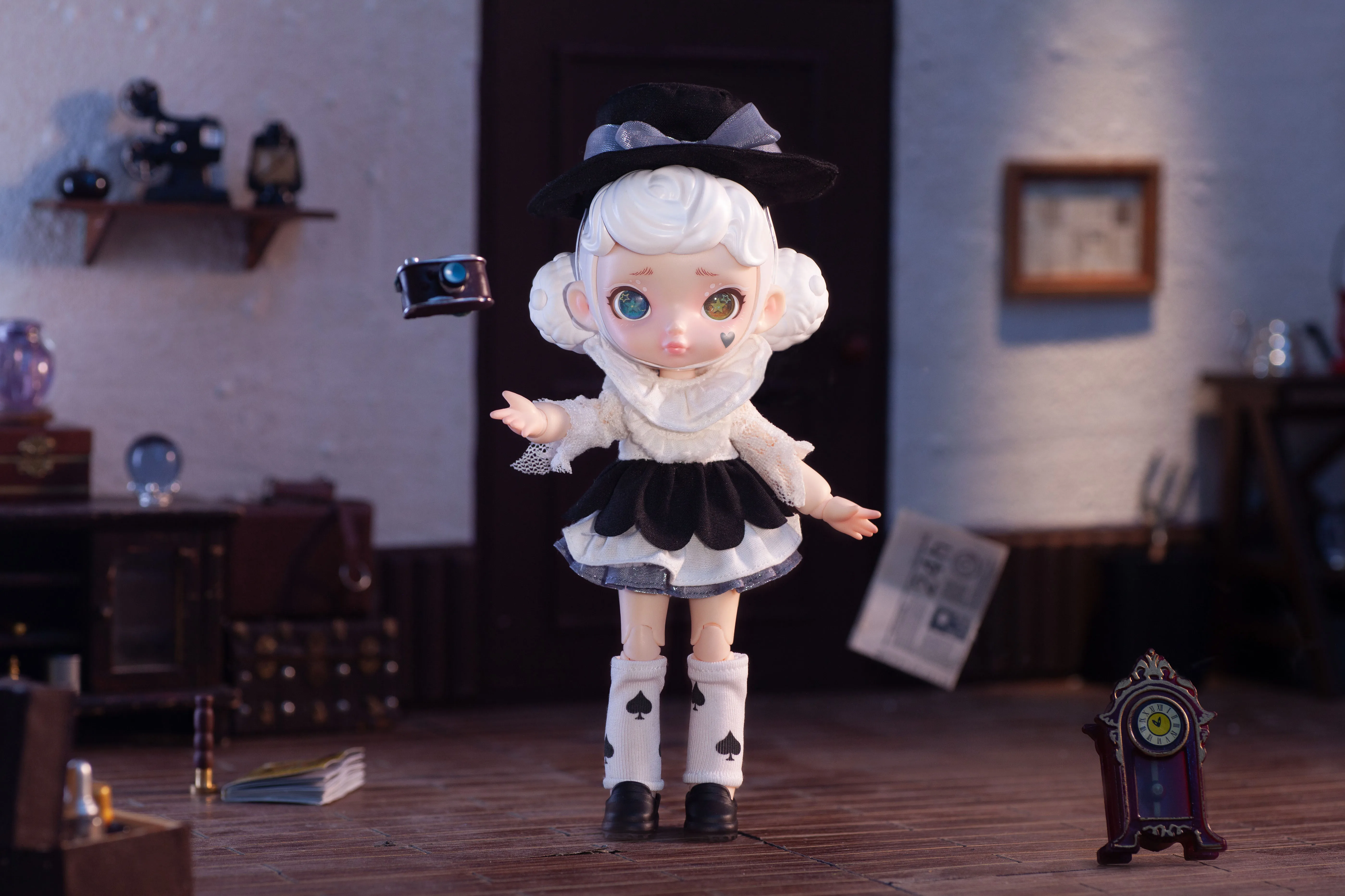Лидер продаж фигурки BJD куклы Laura черно-белые серии бестселлер полный комплект одежды со скидкой по заводской цене