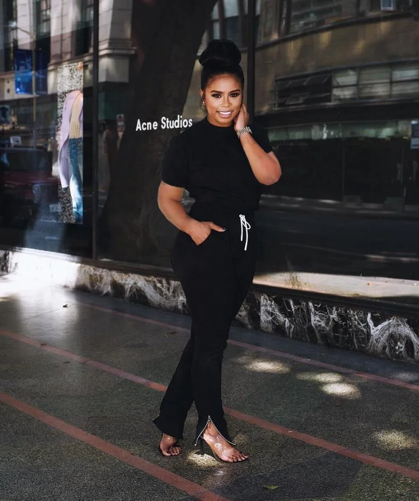 
Customized Logo 2020 Cheap Women Fitness Yoga Wear Sets Feet Zip Suits Blank Short Shirt Suits Wholesale Tracksuits 