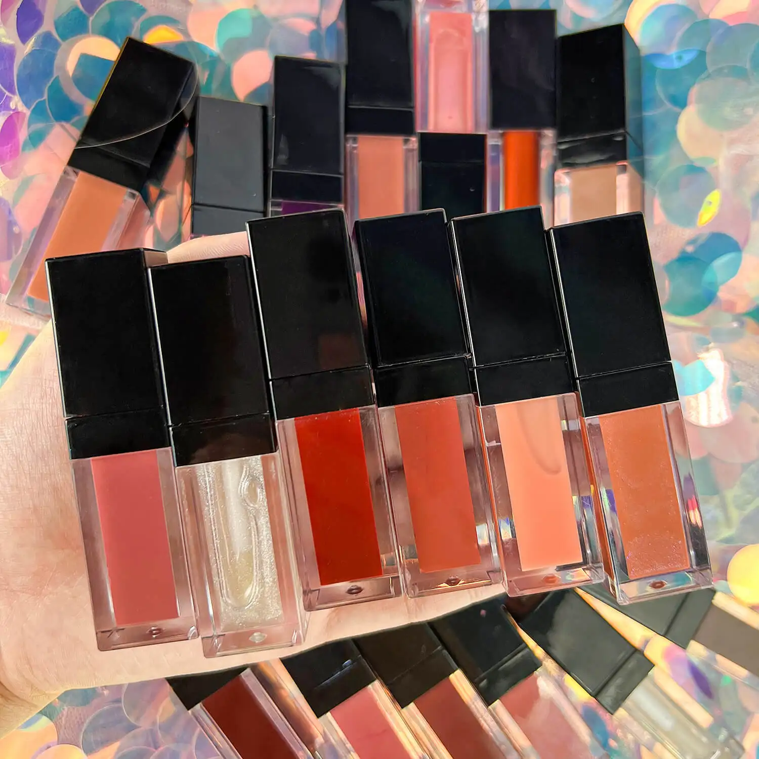 Wholesale High Quality Cosmetics Personalized Natural Low Moq Essence Non Sticky Cup Clear Glittery Shiny Lip Gloss Glitter