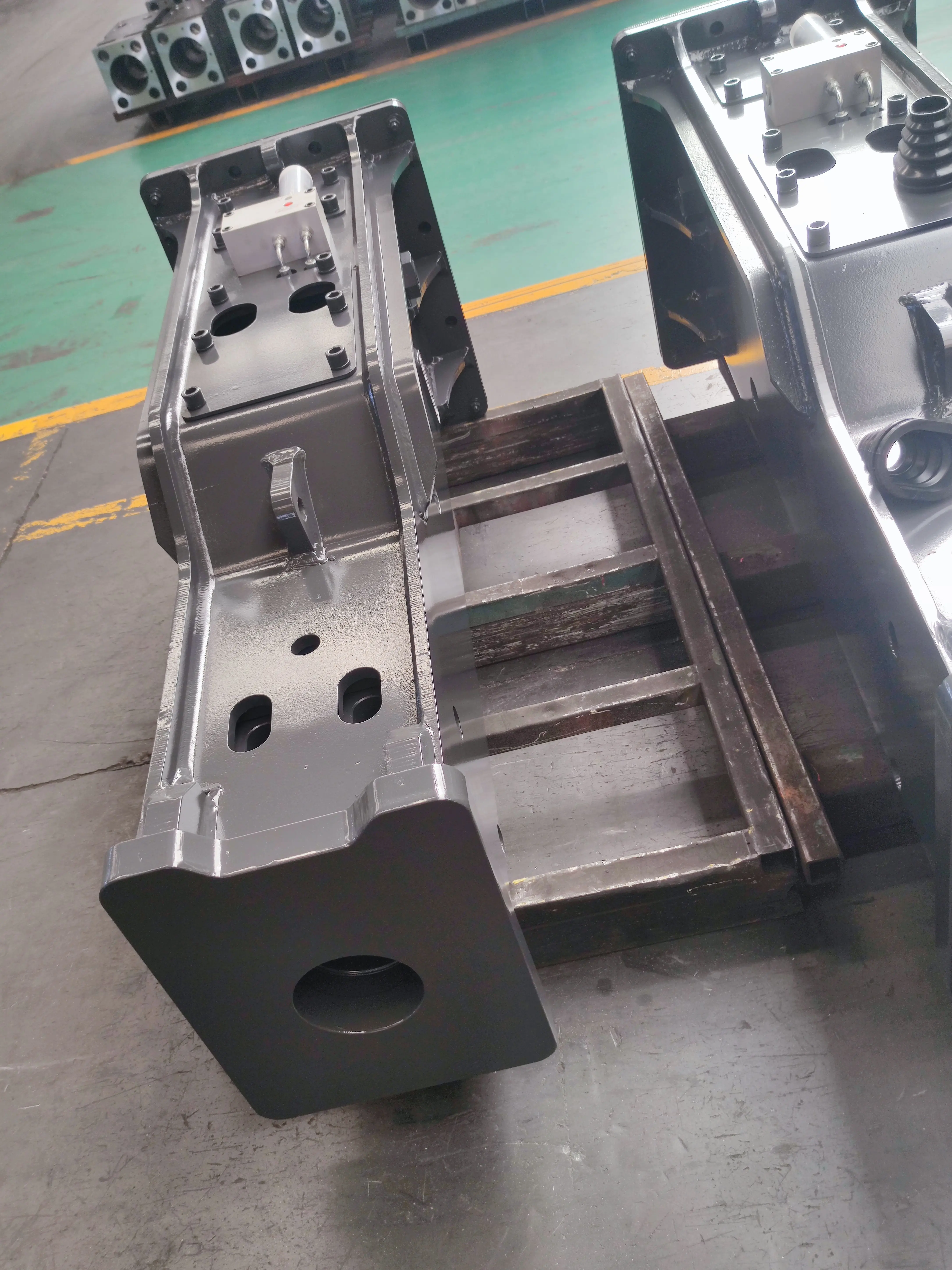 Eddie85 EDT Hydraulic Hammer for Excavators Model SB45 New Condition Hydraulic Breaker Hammer with Chisel