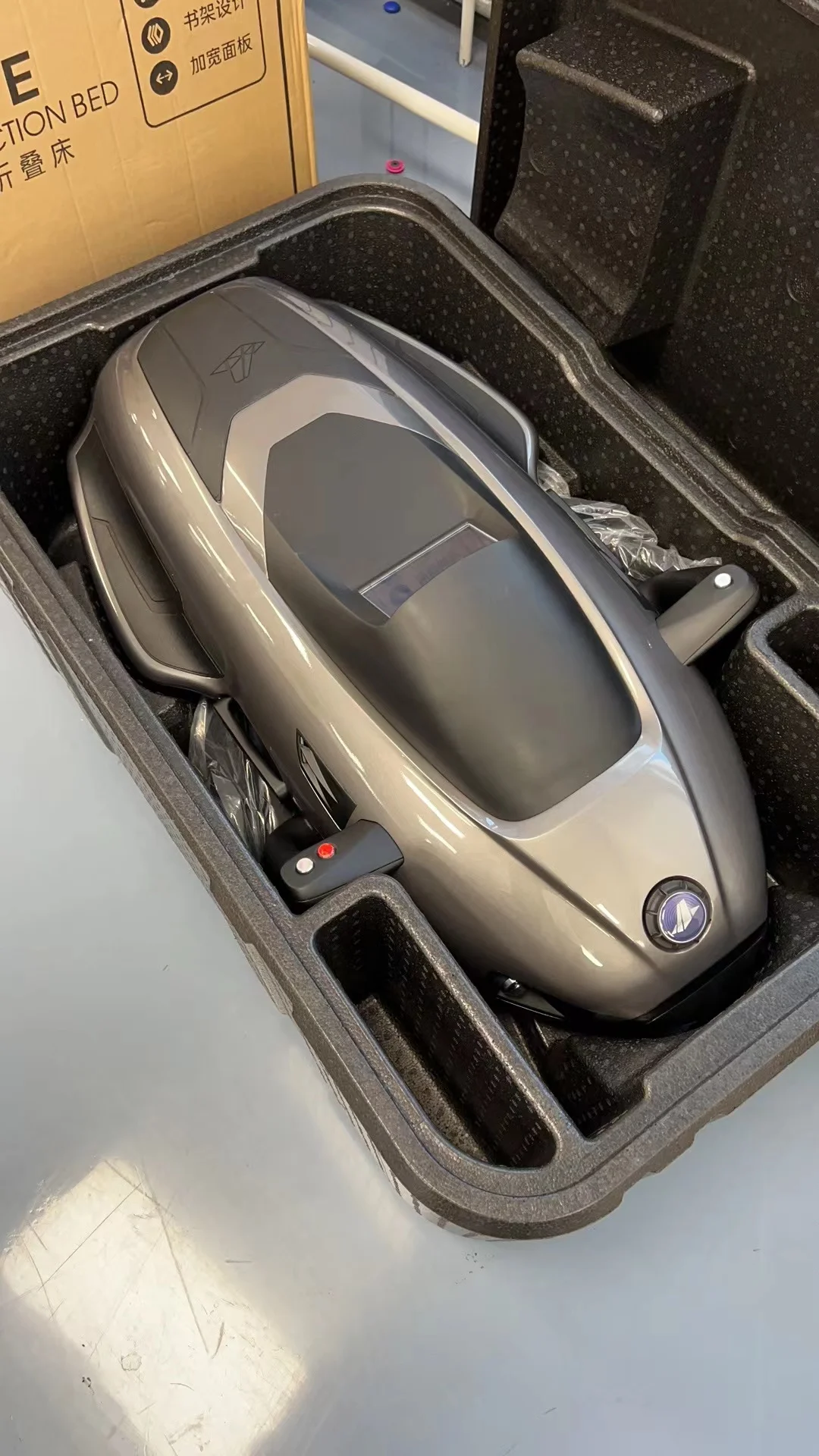 Altivs Apx 40m Deep Underwater Scooter Lightweight 23kg Thrust 370N 100 Minute Playtime